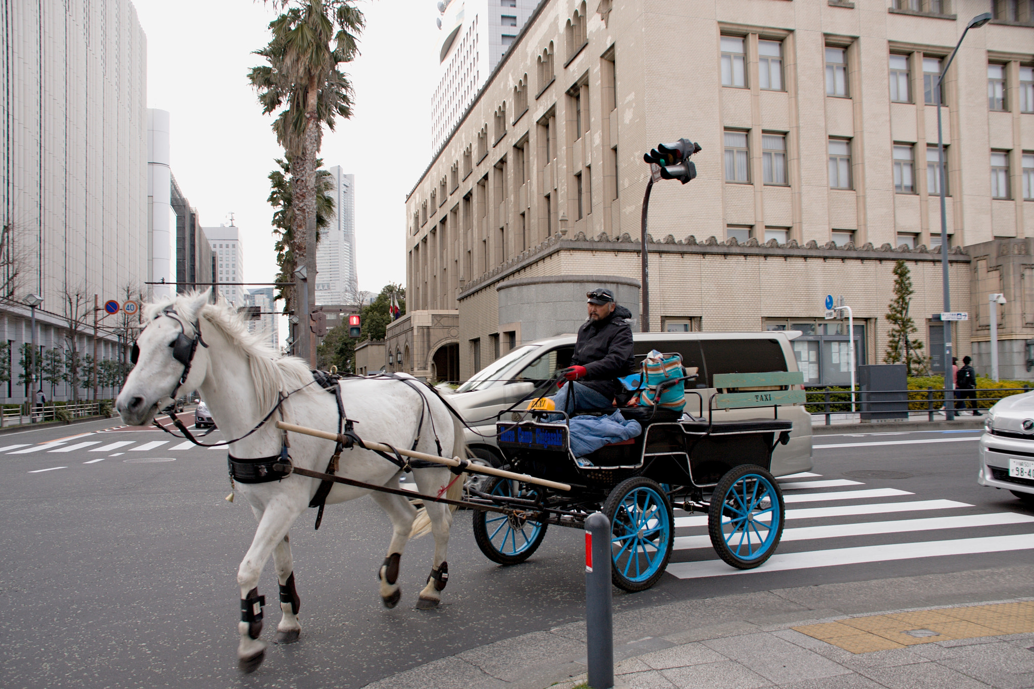 Canon EOS 40D sample photo. Taxi in a city carriage（横浜） photography