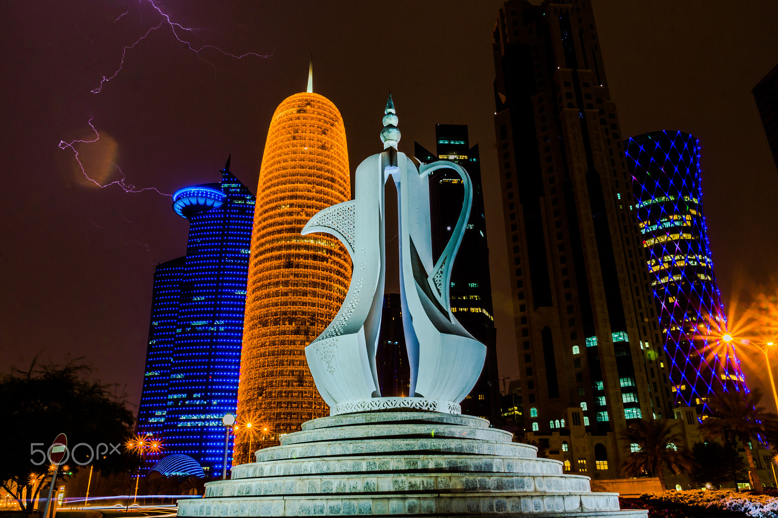 Sony DT 18-135mm F3.5-5.6 SAM sample photo. Raining and lightning photography