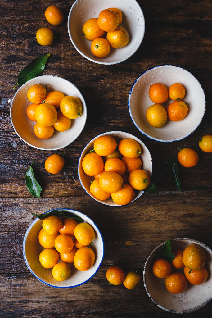 Sweet Kumquats on the old wood... by Thai Thu on 500px.com