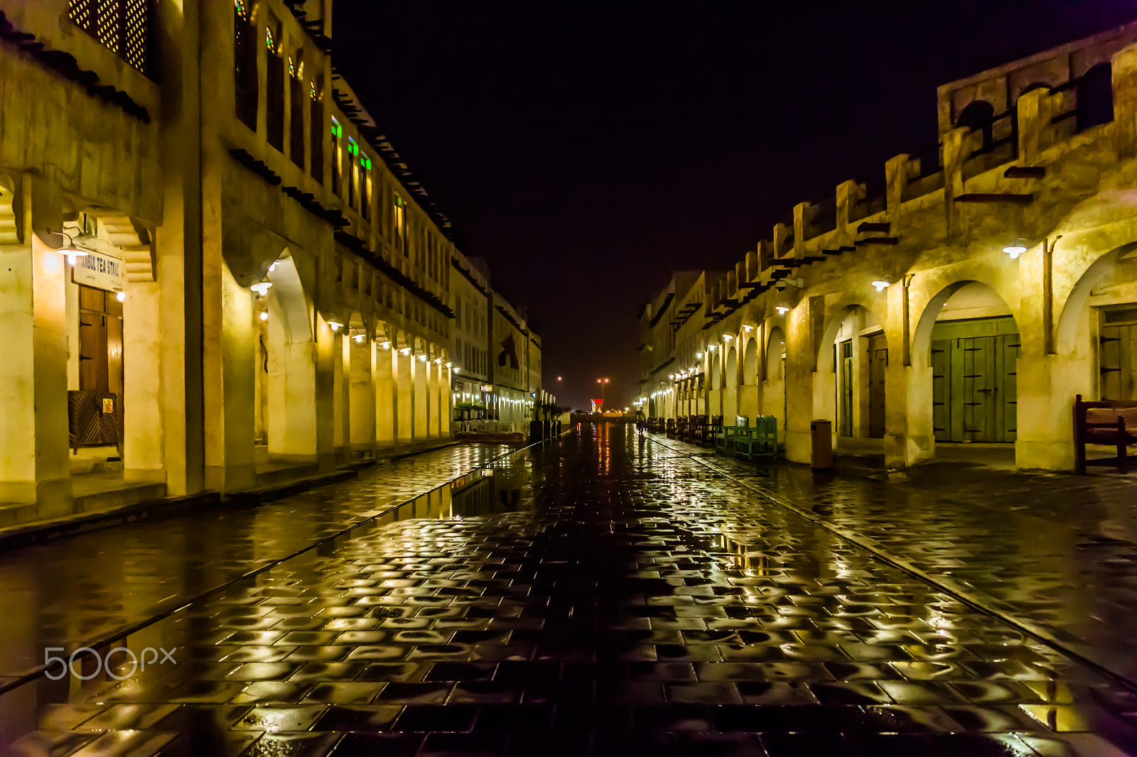 Sony DT 18-135mm F3.5-5.6 SAM sample photo. The empty street photography