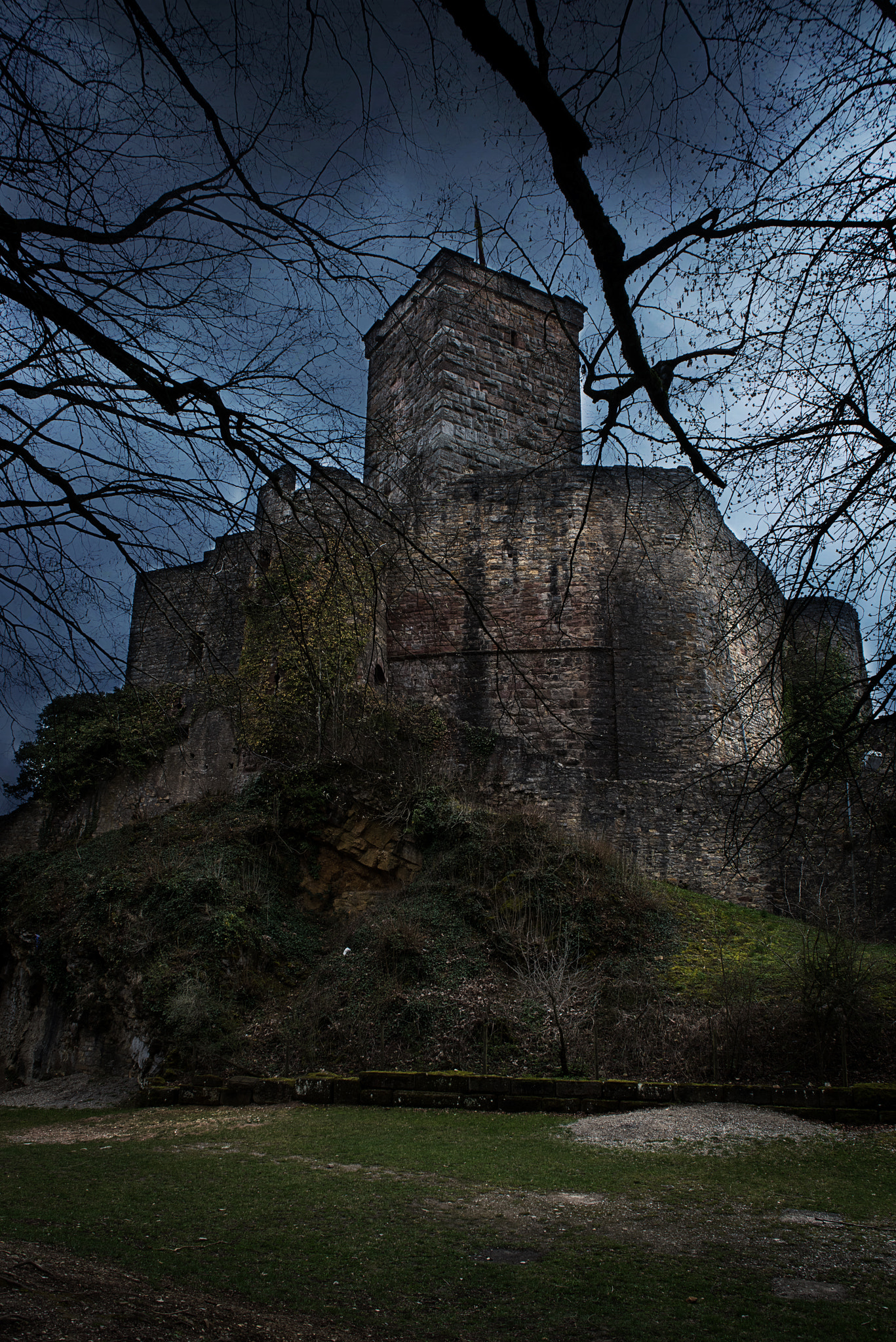 Sigma 24-70mm F2.8 EX DG Macro sample photo. Castle photography