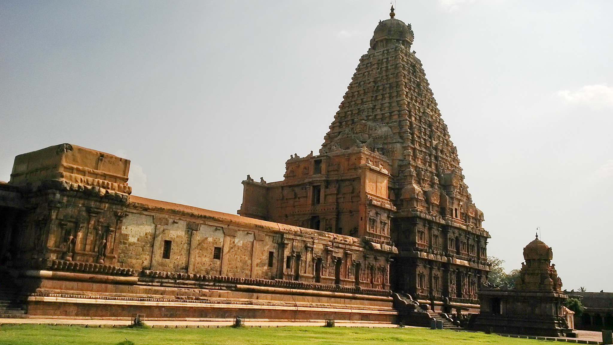 BlackBerry Z10 sample photo. Tanjavur temple art photography