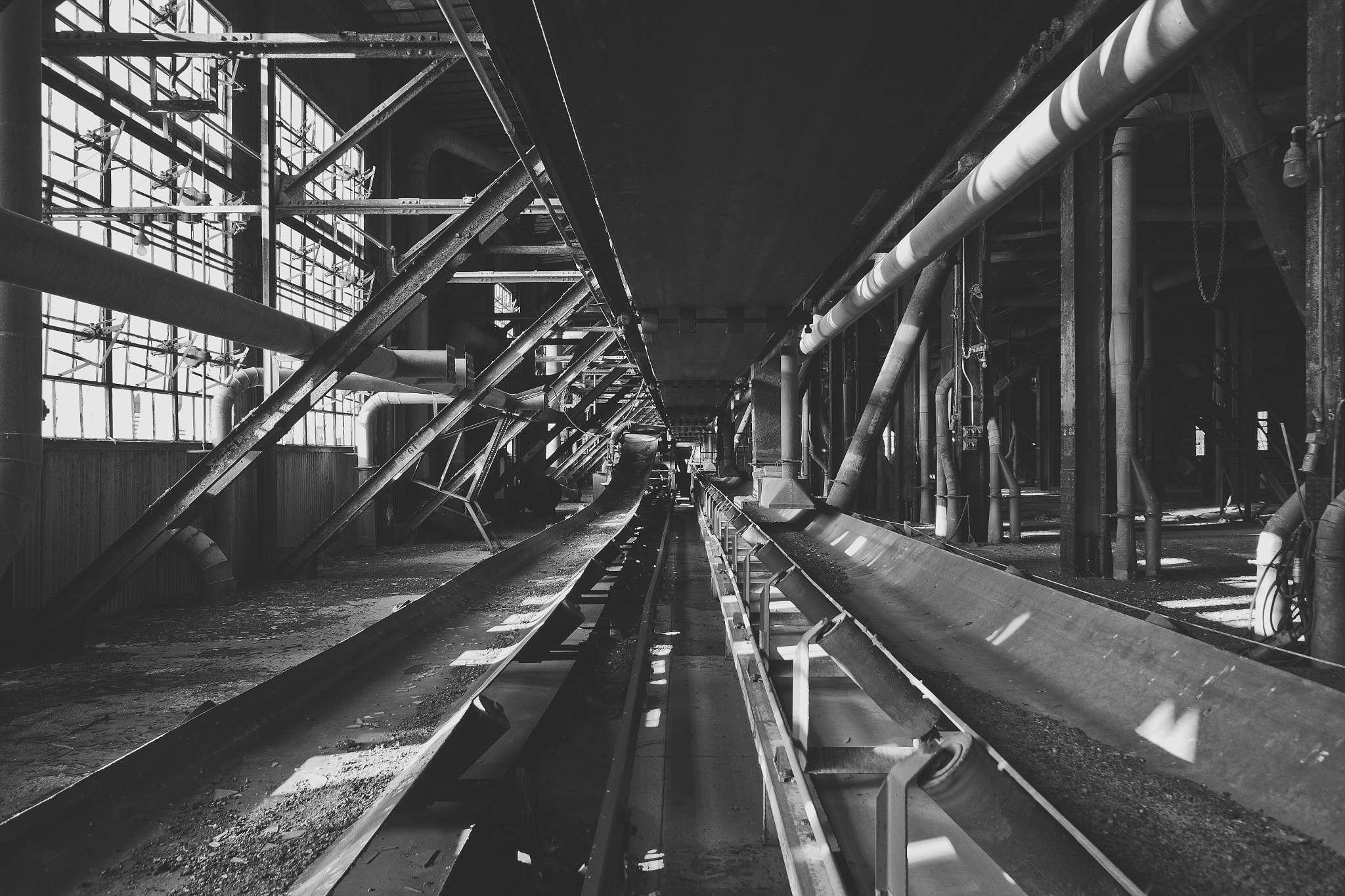 Canon EOS 60D + Sigma 10-20mm F4-5.6 EX DC HSM sample photo. The conveyor belts ii photography