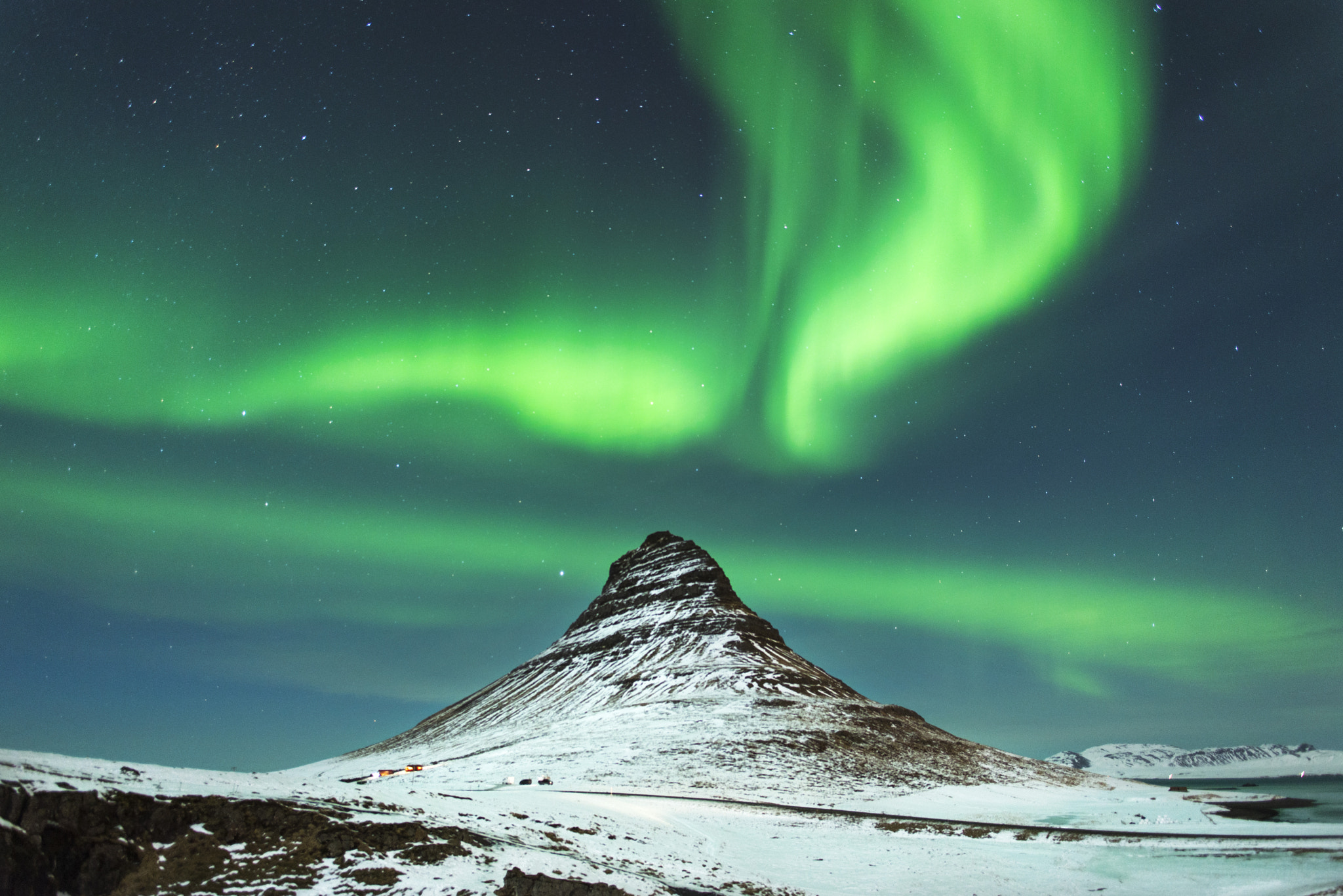 Nikon D600 + Nikon AF-S Nikkor 20mm F1.8G ED sample photo. Aurora of kirkjufell photography