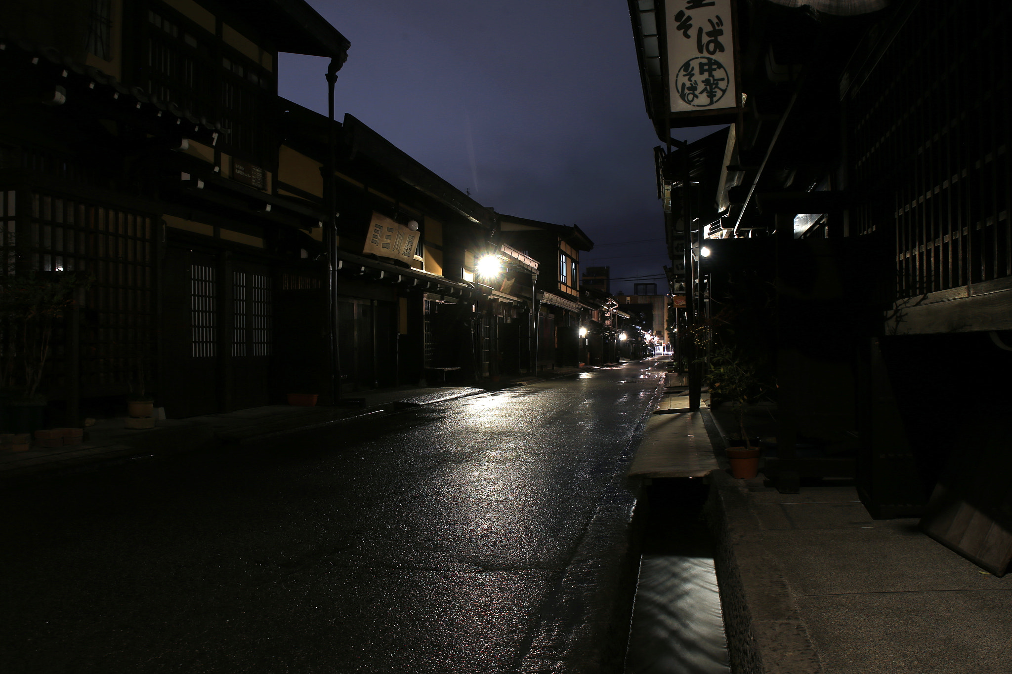 Canon EF 28-105mm f/3.5-4.5 USM sample photo. Takayama nights 1 photography