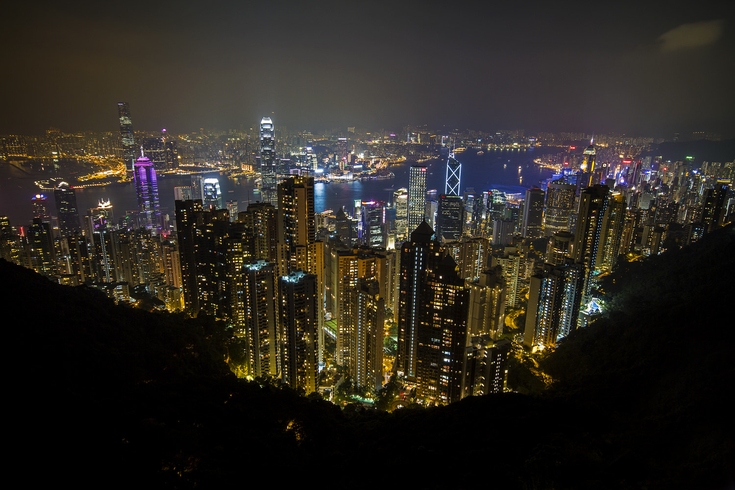 Canon EOS 7D + Sigma 10-20mm F4-5.6 EX DC HSM sample photo. Hong kong from victoria peak just past sunset photography