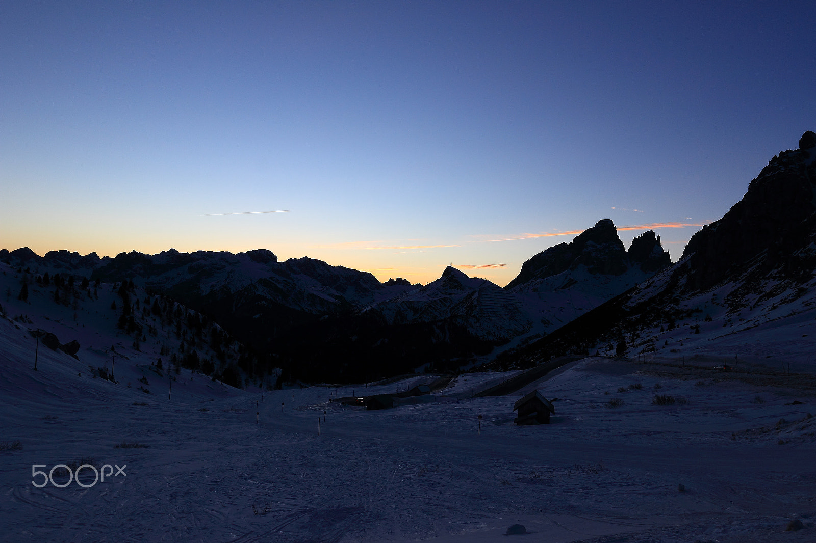 Canon EOS 600D (Rebel EOS T3i / EOS Kiss X5) + Canon EF 17-40mm F4L USM sample photo. Night is coming photography