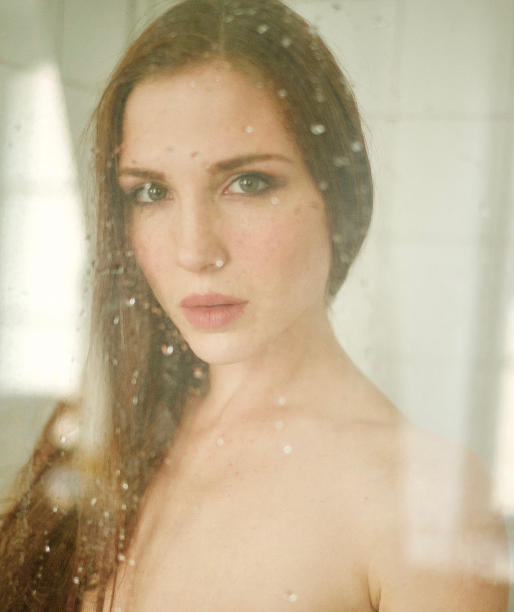 Fujifilm X-E2 + Fujifilm XF 35mm F1.4 R sample photo. Under the shower photography