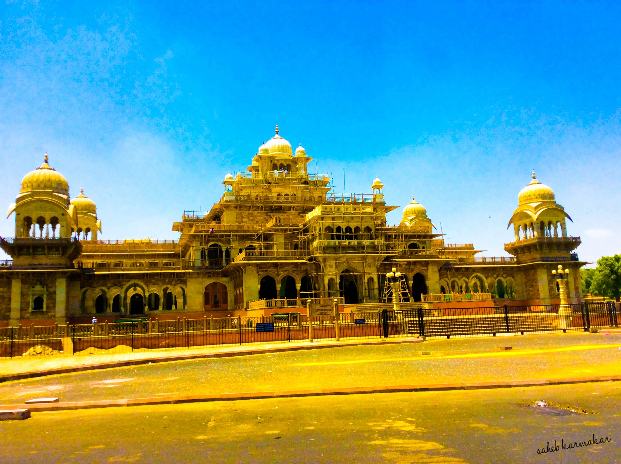 iPad mini 2 back camera 3.3mm f/2.4 sample photo. Monument of imagination photography