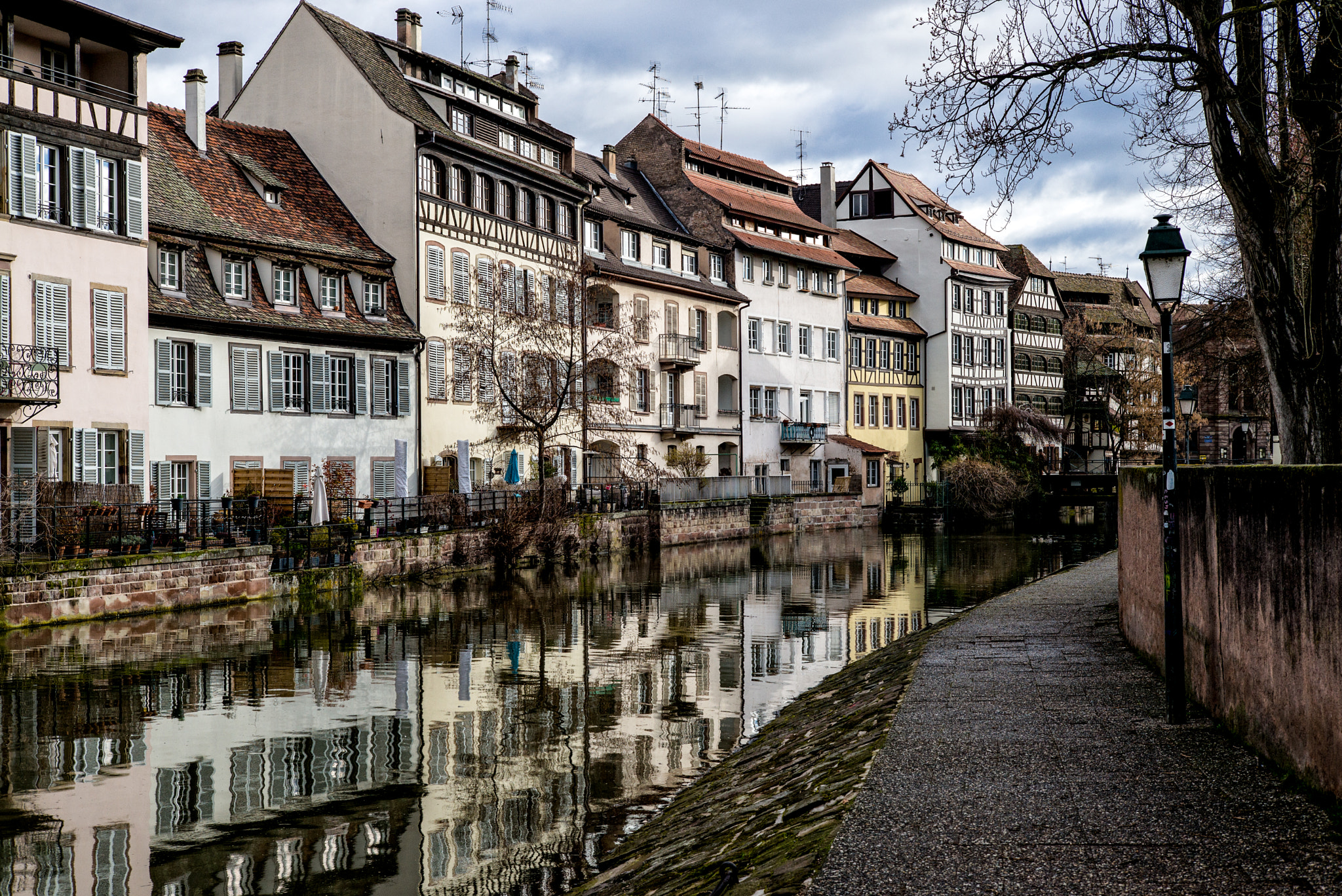 Summicron-M 1:2/50 sample photo. City sketches photography