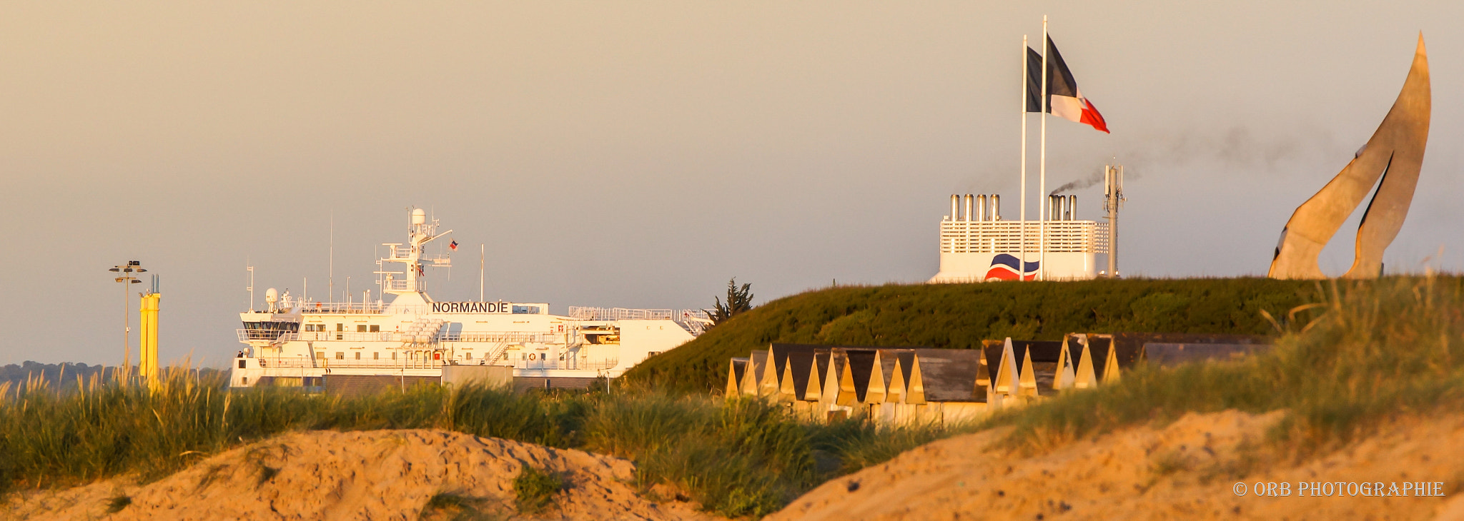 Sony SLT-A77 + Tamron SP 70-200mm F2.8 Di VC USD sample photo. Plage de ouistreham photography