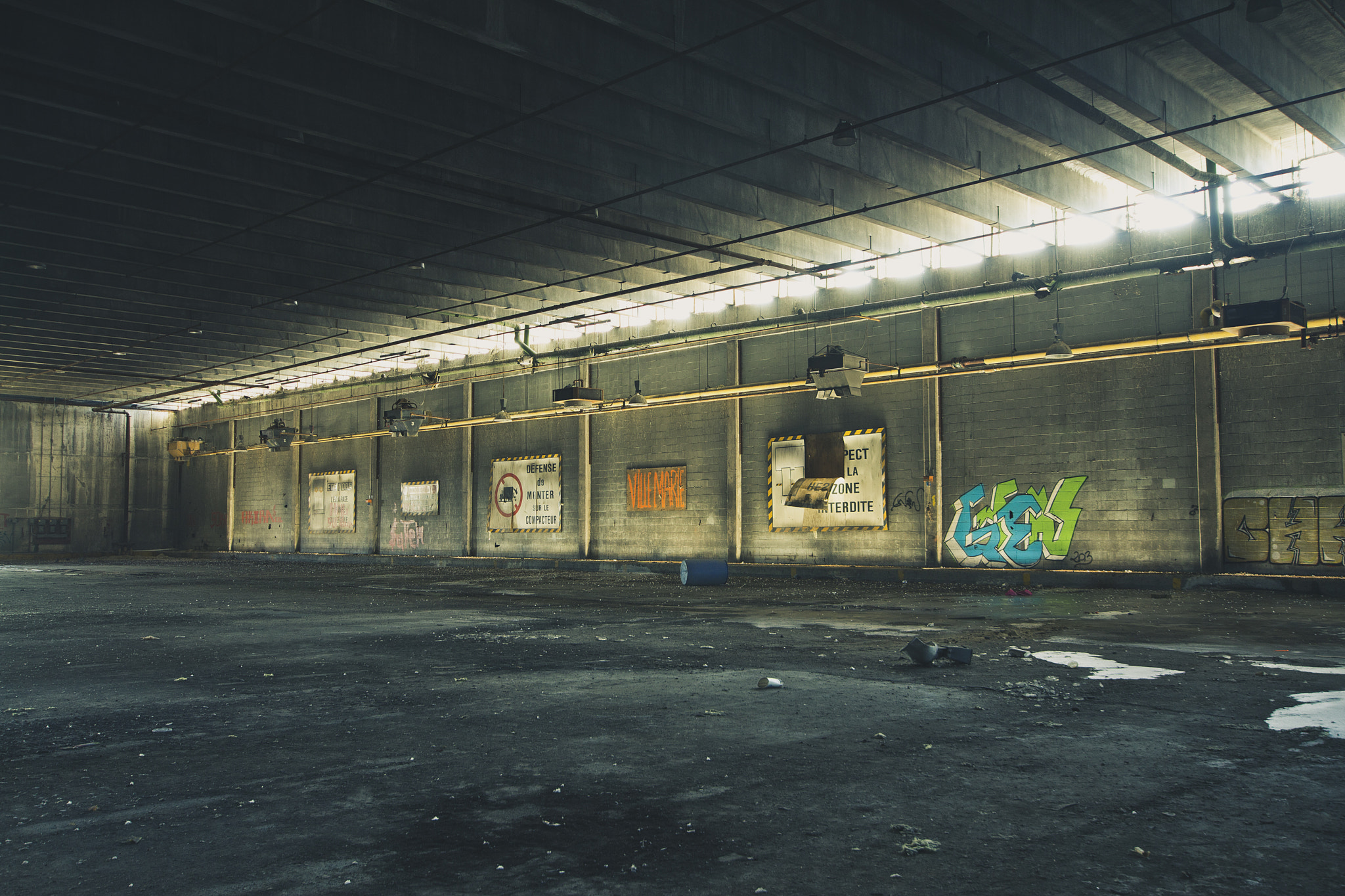Canon EOS 60D + Sigma 10-20mm F4-5.6 EX DC HSM sample photo. Transportation hall photography