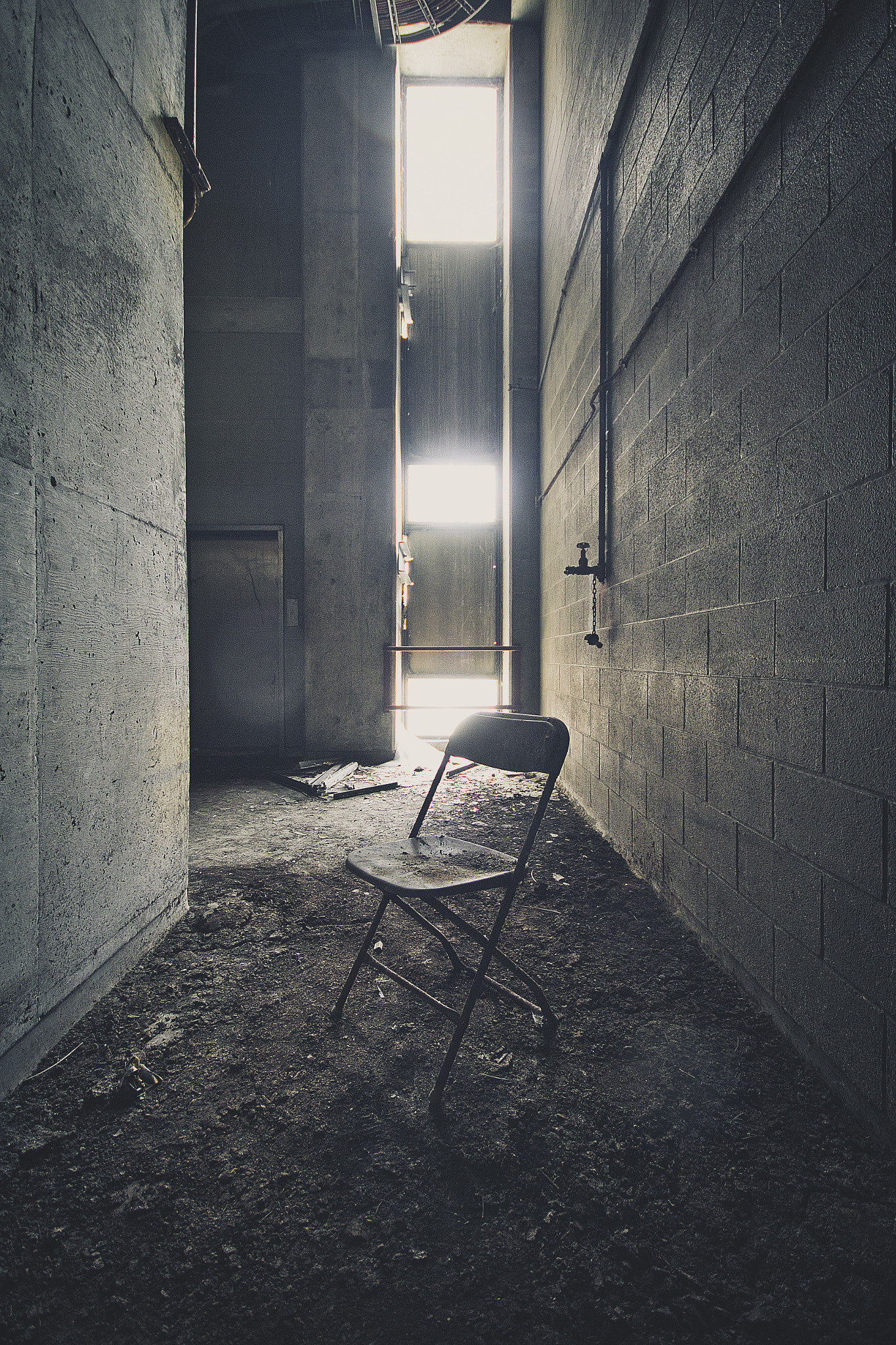 Canon EOS 60D + Sigma 10-20mm F4-5.6 EX DC HSM sample photo. No one there photography