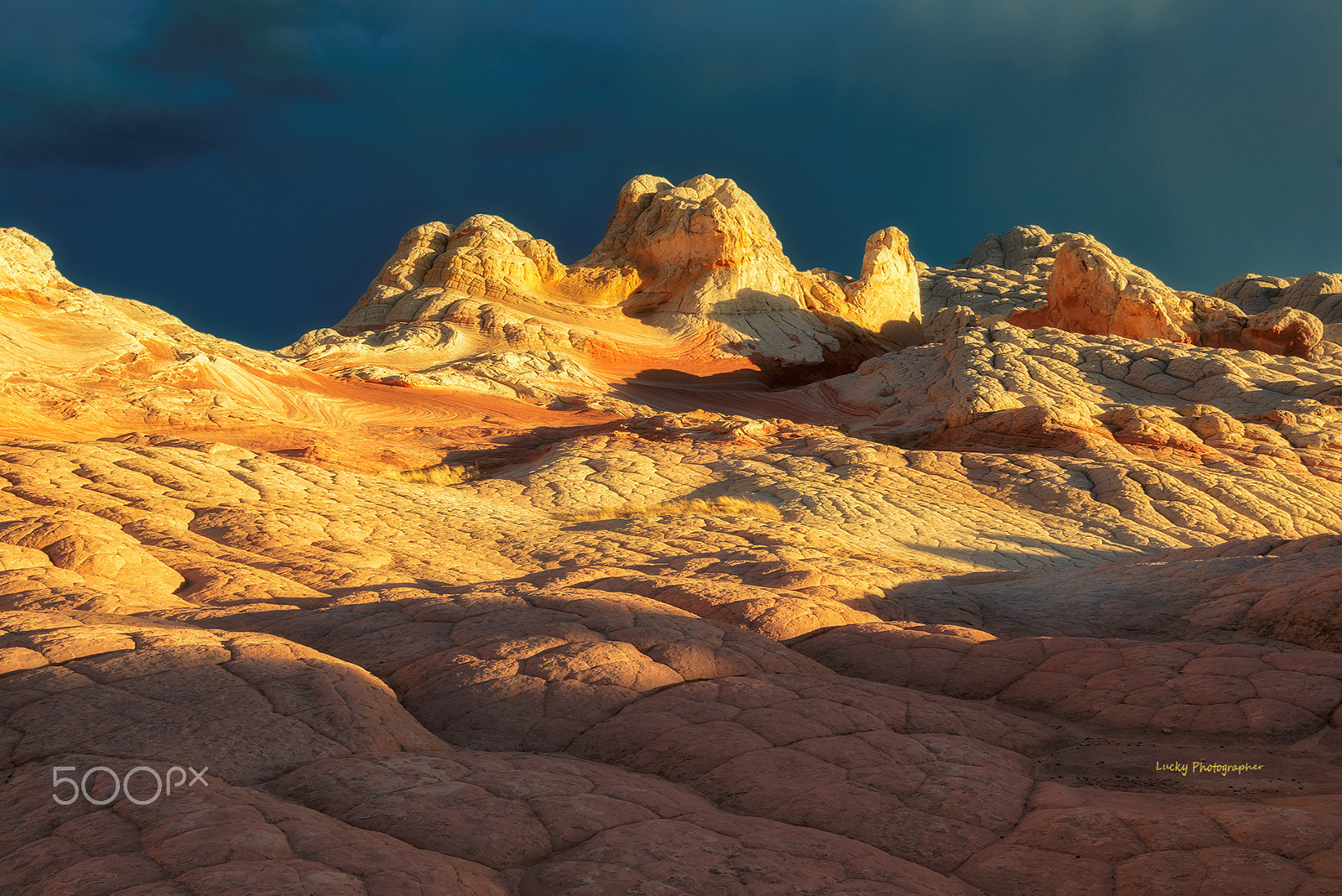 Nikon AF-S Nikkor 16-35mm F4G ED VR sample photo. Sunset at white pocket, arizona photography