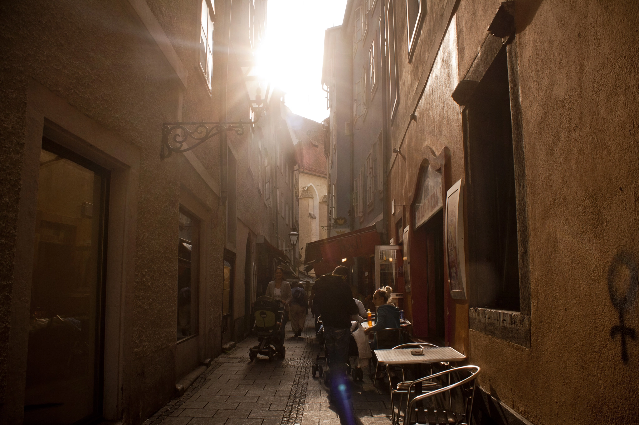Canon EF-S 18-55mm F3.5-5.6 IS sample photo. Streetmorning photography