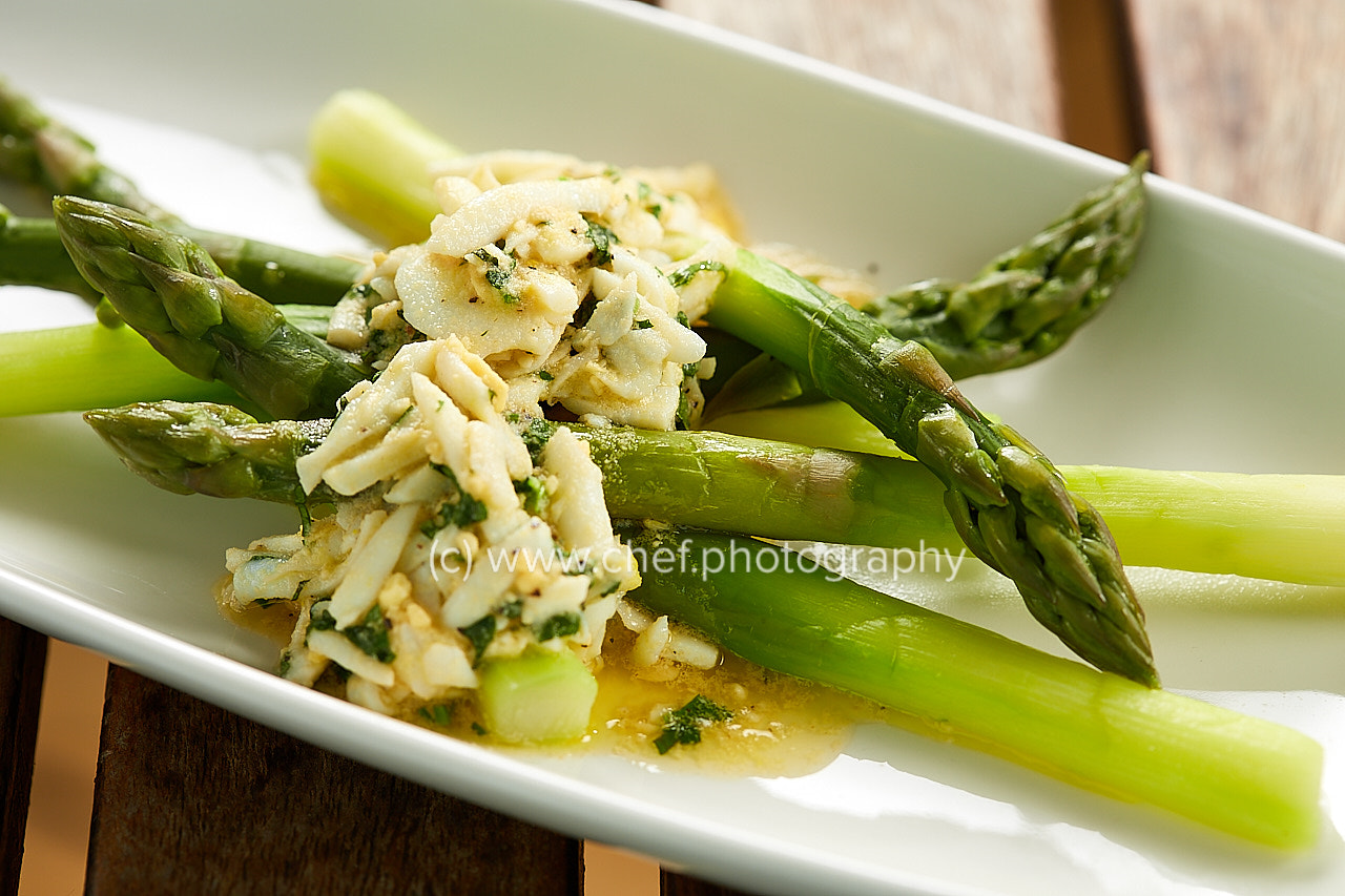 Canon EF 100mm F2.8 Macro USM sample photo. Asparagus flammande with truffle butter () photography