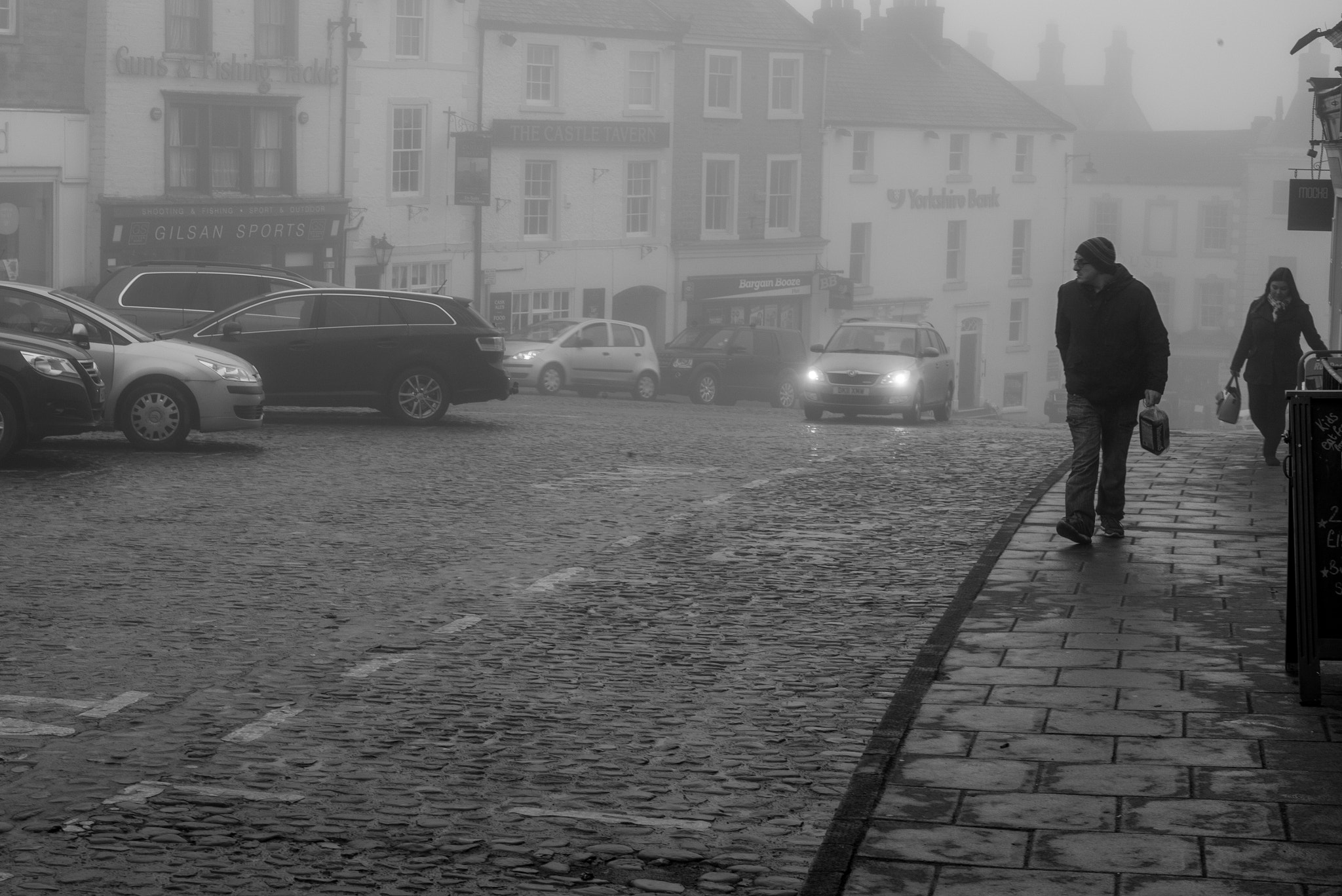 Leica Summilux-M 50mm F1.4 ASPH sample photo. Misty night photography