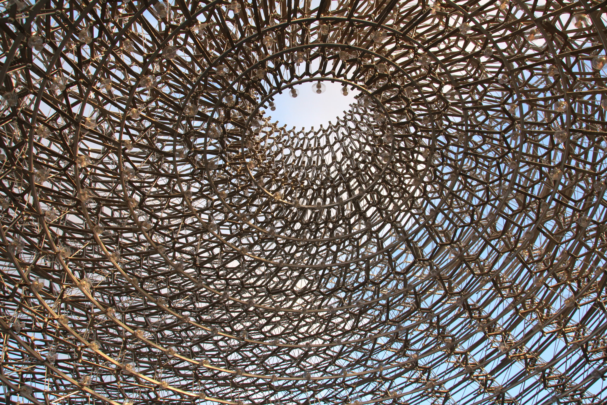 Sigma 18-250mm F3.5-6.3 DC OS HSM sample photo. Bee hive kew gardens photography