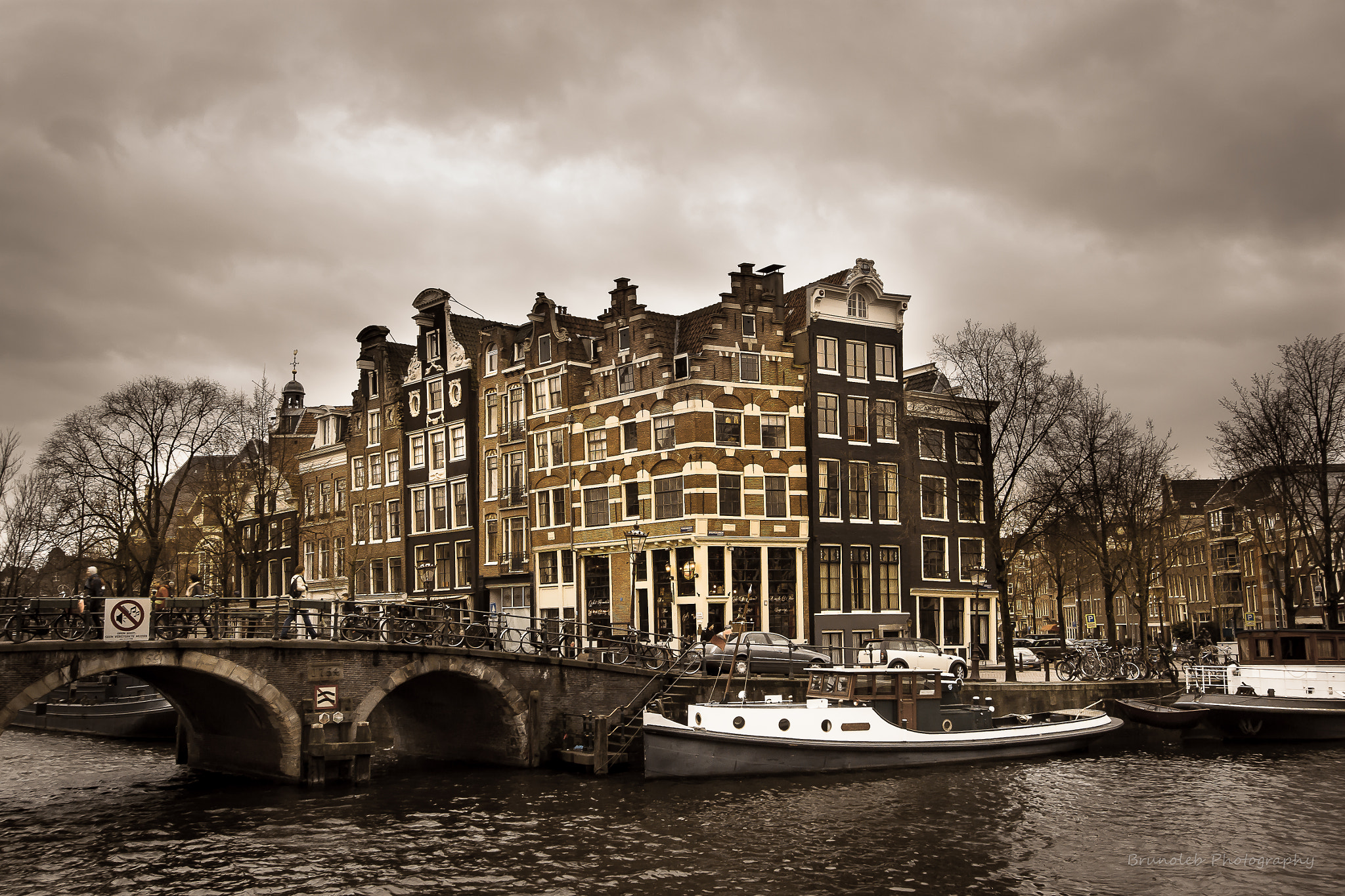 Canon EF-S 10-22mm F3.5-4.5 USM sample photo. Amsterdam photography