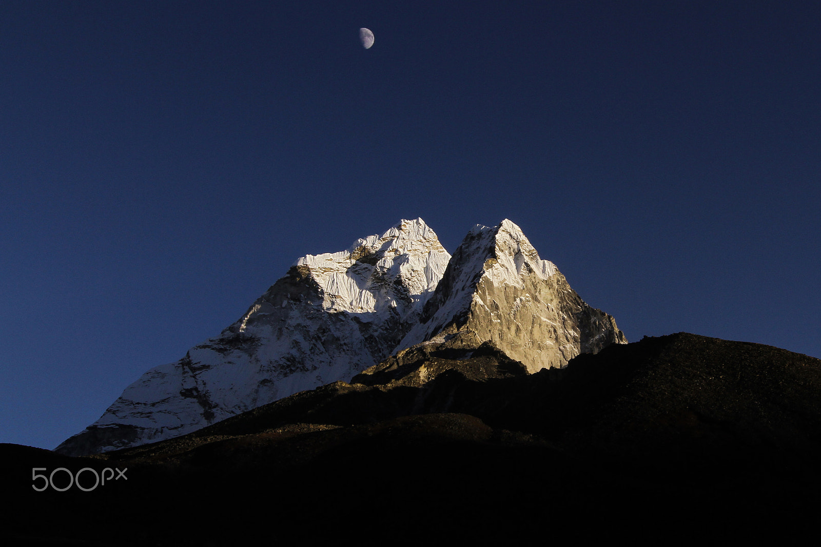 Canon EOS 7D + Canon EF 16-35mm F2.8L II USM sample photo. Mountain with moon photography