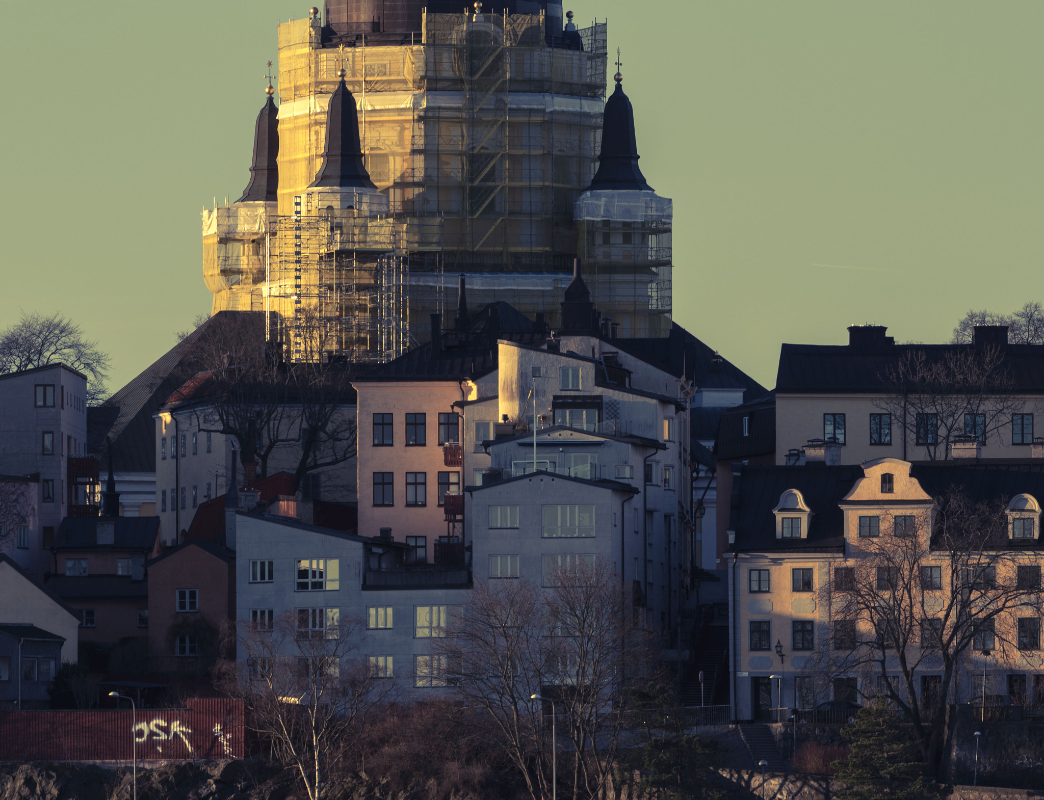 Olympus OM-D E-M1 Mark II + OLYMPUS M.300mm F4.0 sample photo. Morning over södermalm photography