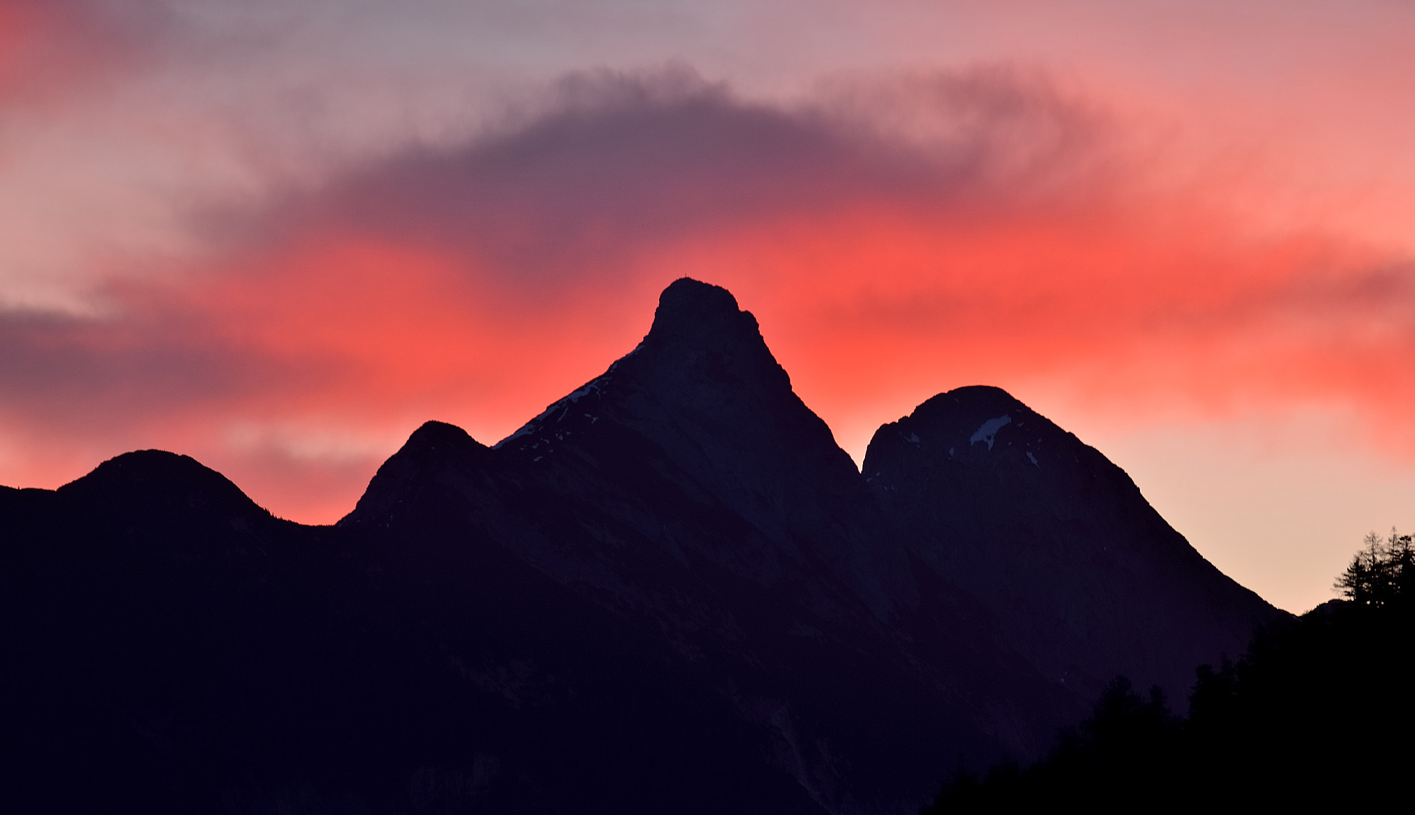 Nikon D7000 + Sigma APO 100-300mm F4 EX IF HSM sample photo. Sunrise in tyrol photography