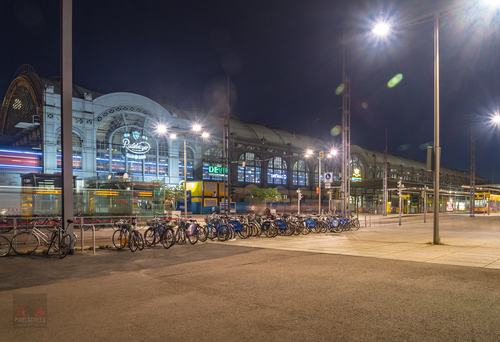 Canon EOS 7D + Sigma 10-20mm F3.5 EX DC HSM sample photo. Hauptbahnhof dresden photography