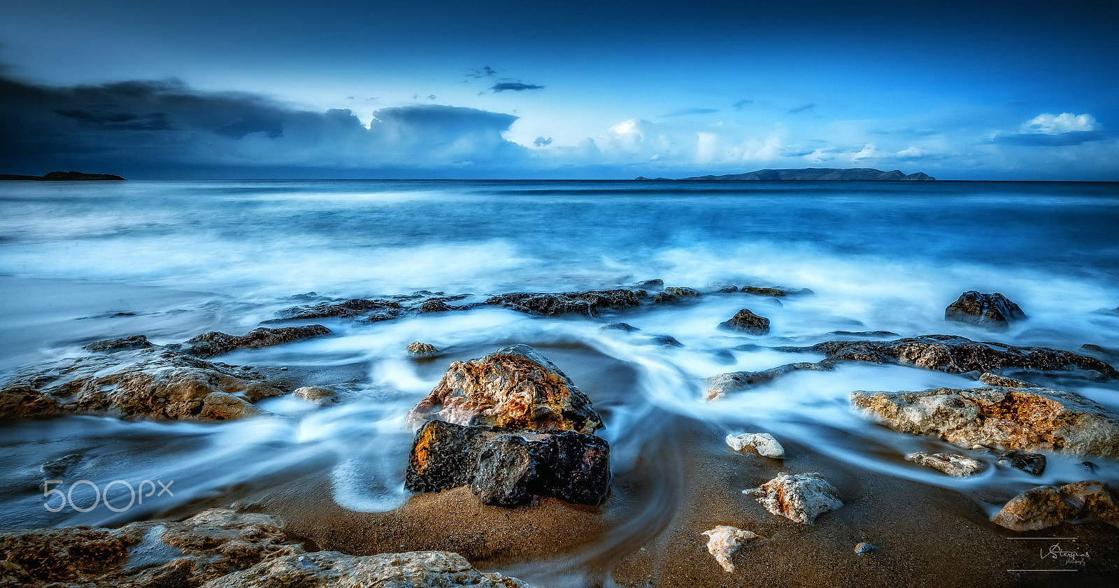 Nikon AF-S Nikkor 16-35mm F4G ED VR sample photo. Blue sea photography