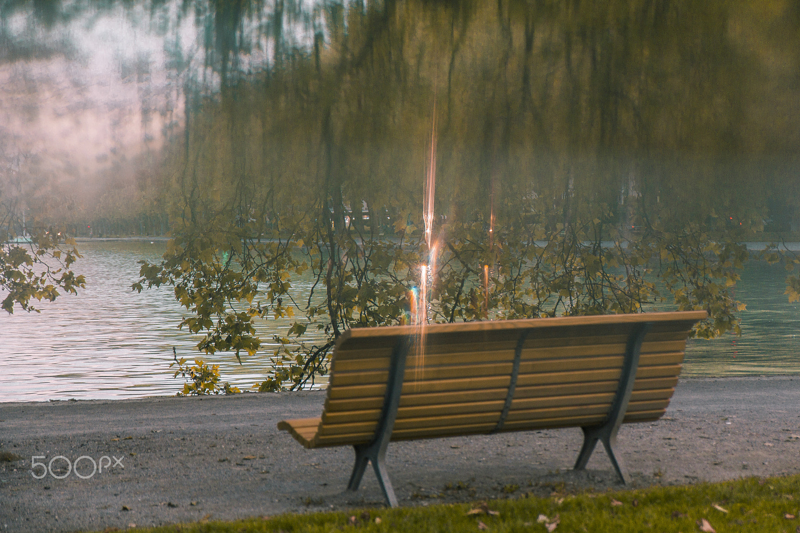 Canon EF-S 17-55mm F2.8 IS USM sample photo. Spirit on the bench photography