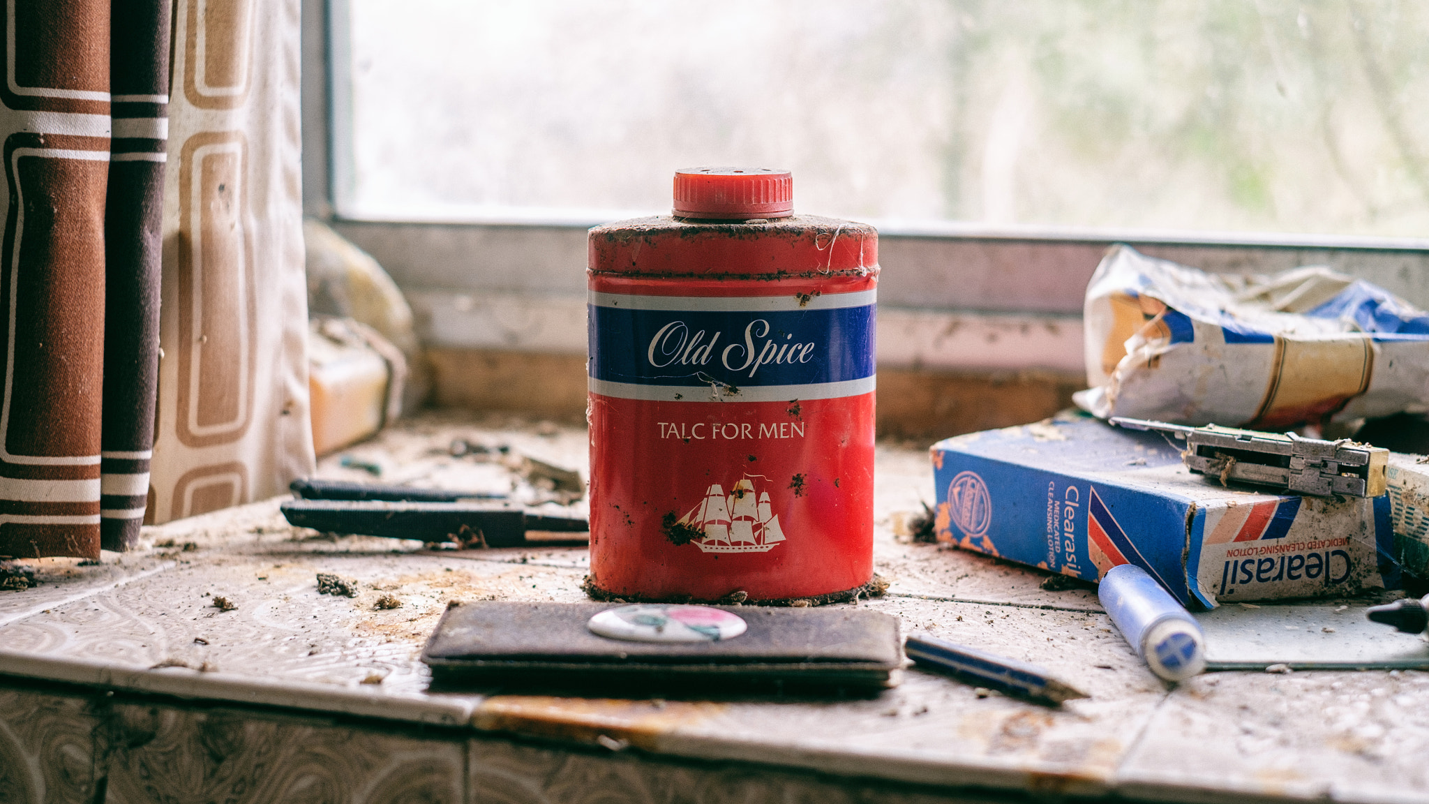 Fujifilm X-T1 + Fujifilm XF 35mm F1.4 R sample photo. Old old spice photography