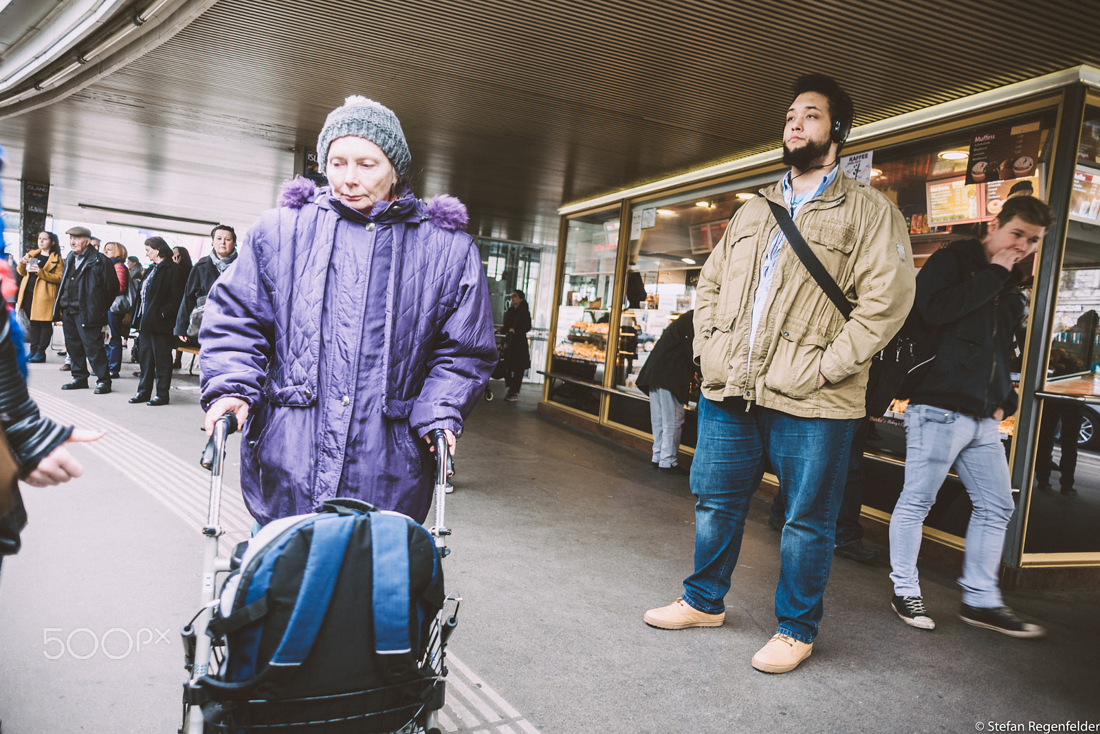 Nikon D610 + AF Nikkor 24mm f/2.8 sample photo. Vienna street photography