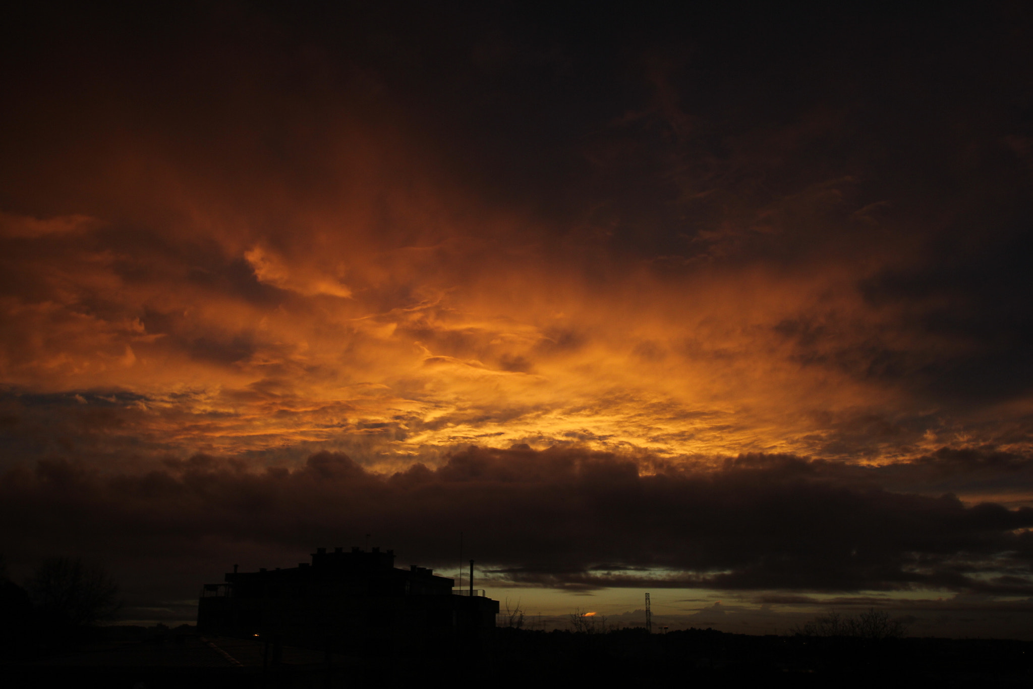 Sigma 10-20mm F3.5 EX DC HSM sample photo. Dark clouds photography