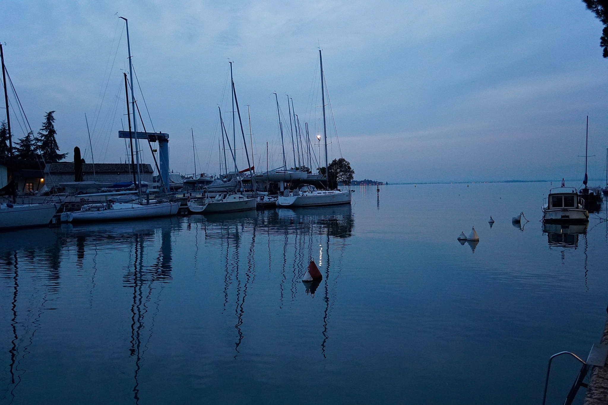 Sony a6300 + Sigma 19mm F2.8 EX DN sample photo. Harbor photography