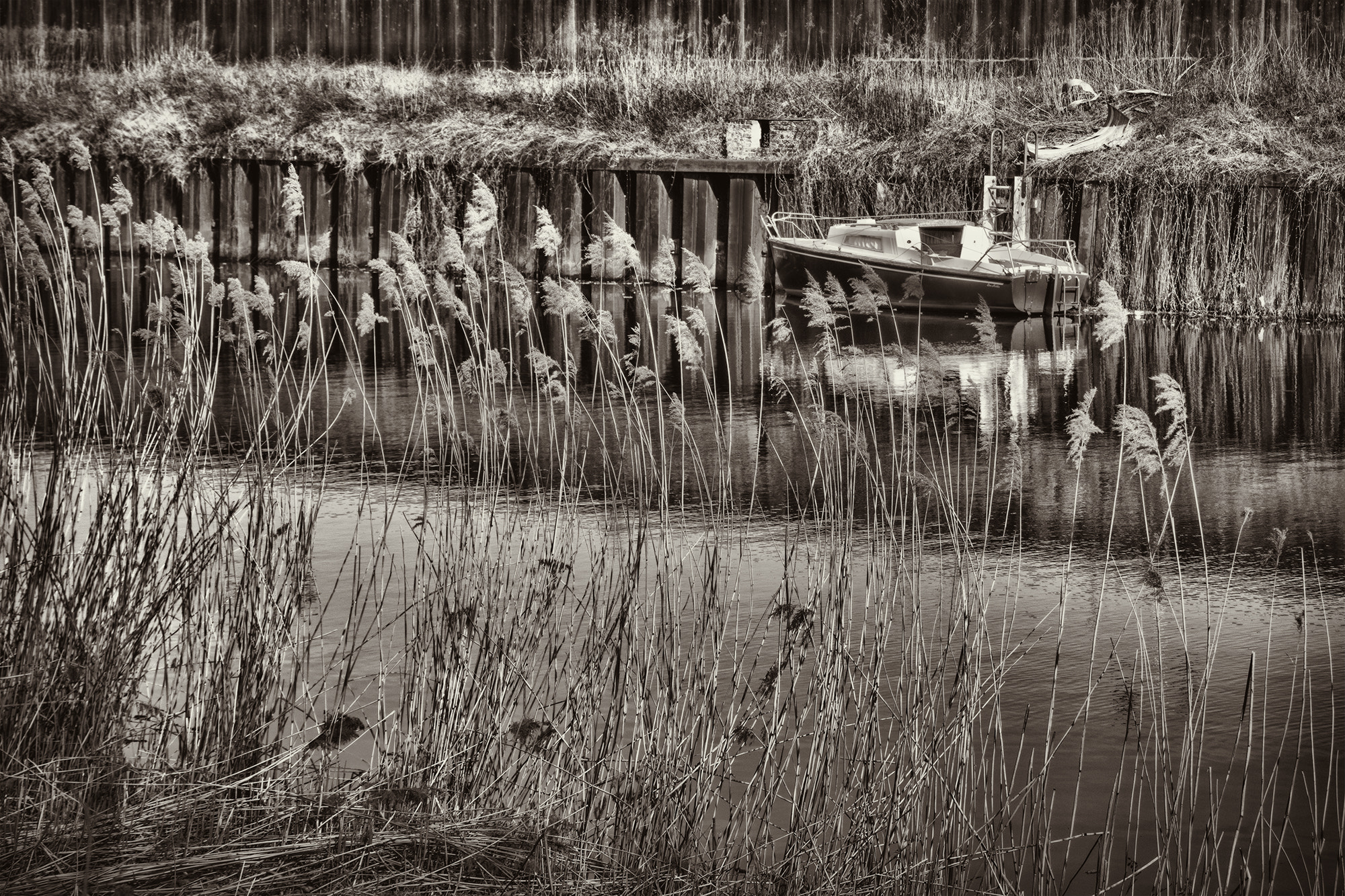 Sigma 17-70mm F2.8-4.5 (D) sample photo. Small boat photography