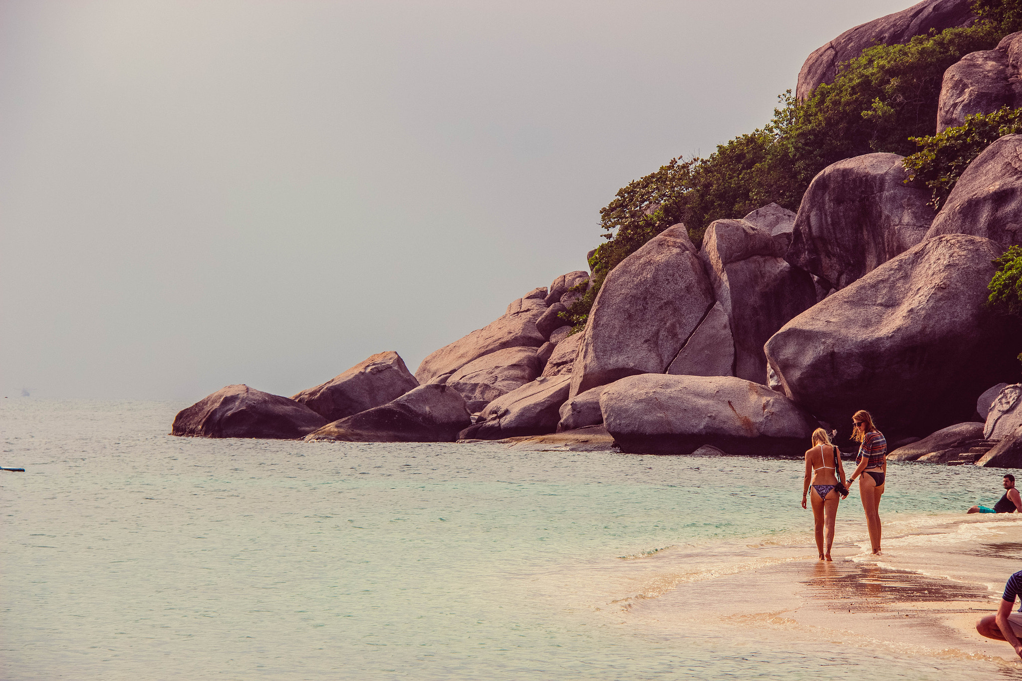Canon EF-S 18-200mm F3.5-5.6 IS sample photo. Somewhere in paradise photography