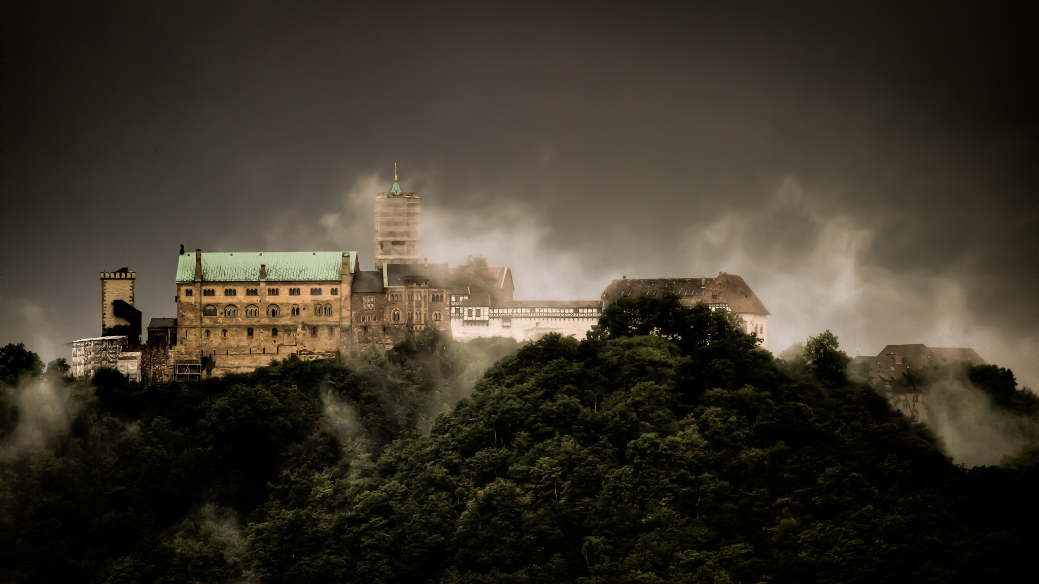Canon EOS 7D + Canon EF 70-200mm F4L IS USM sample photo. Eisenach " wartburg " 6 photography