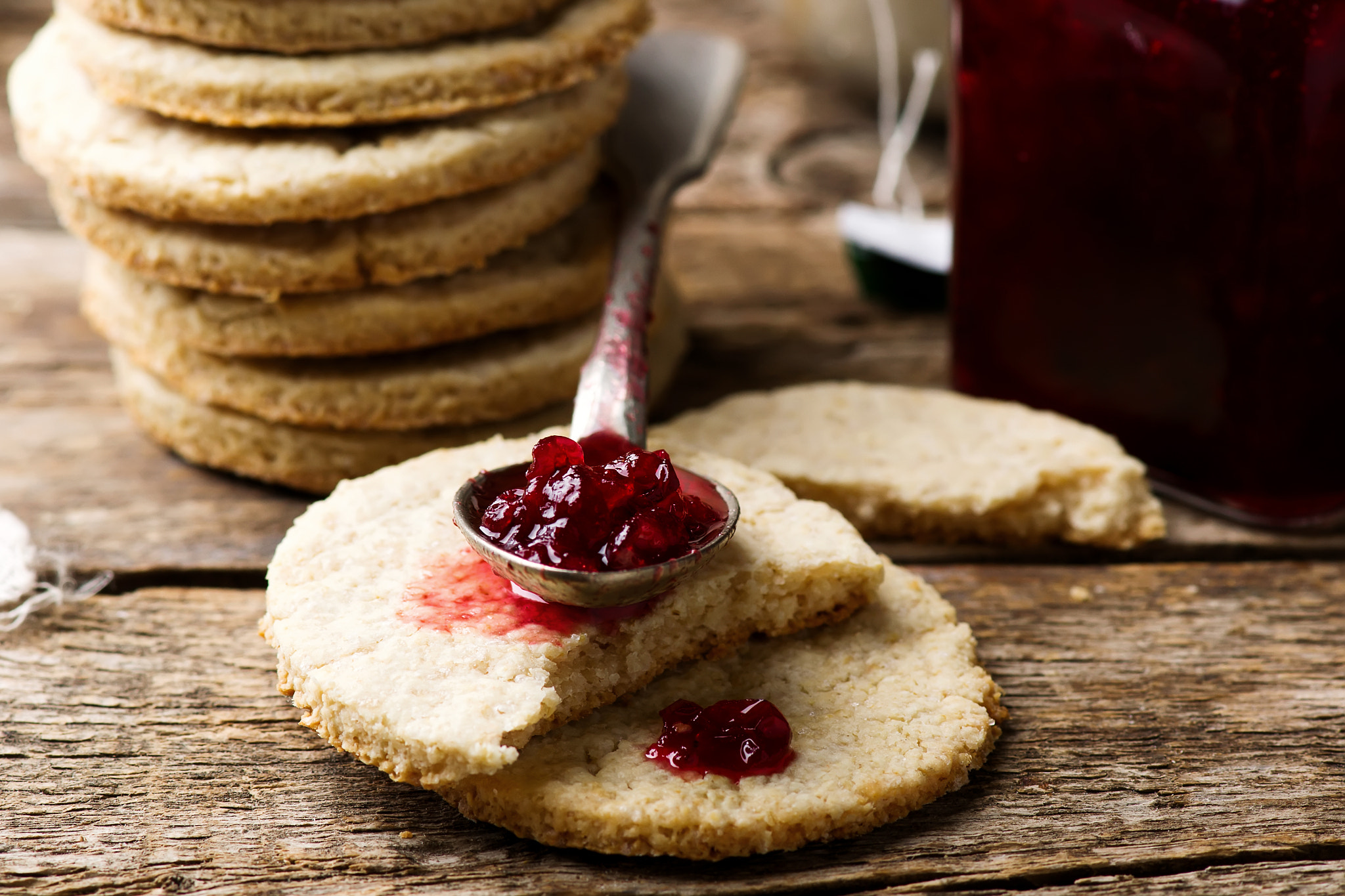 Nikon D3100 + Nikon AF-S Micro-Nikkor 105mm F2.8G IF-ED VR sample photo. Scottish oatcakes with cowberry jam.style rustic photography