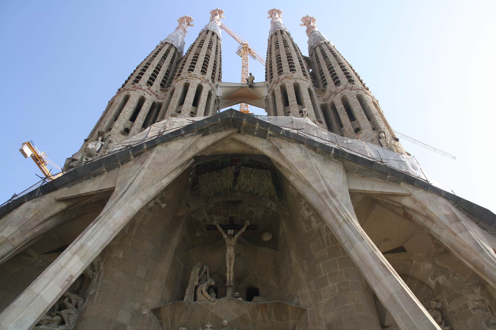 Sigma 18-200mm f/3.5-6.3 DC OS sample photo. La sagrada familia photography