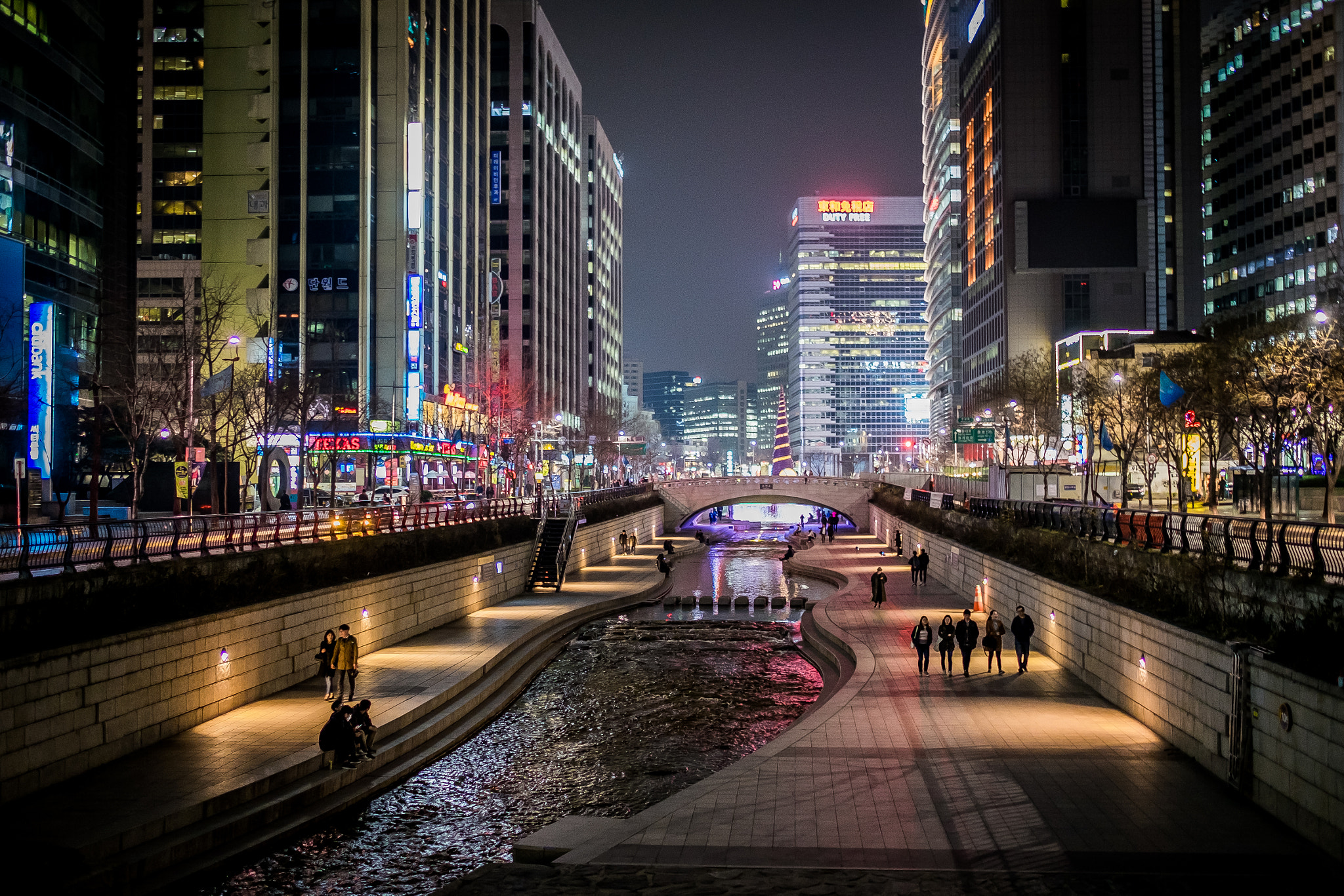 Fujifilm X-T10 sample photo. Cheonggyecheon photography