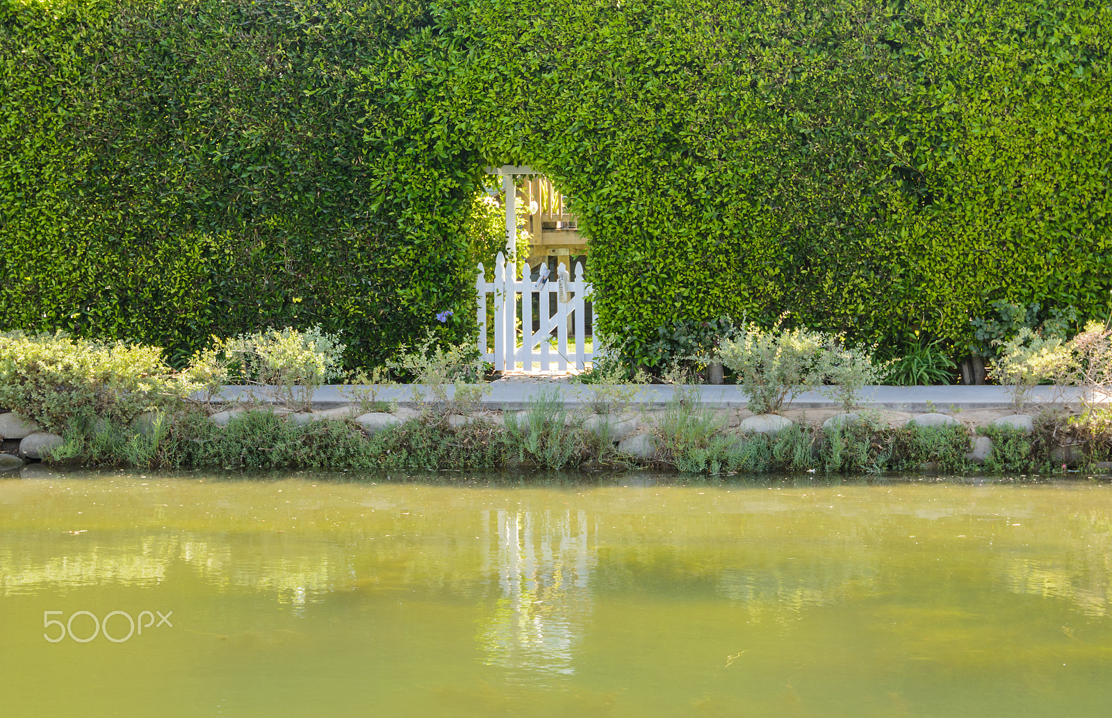 Nikon D7100 + Nikon AF-S Nikkor 16-35mm F4G ED VR sample photo. Secret door to the venice, los angeles photography