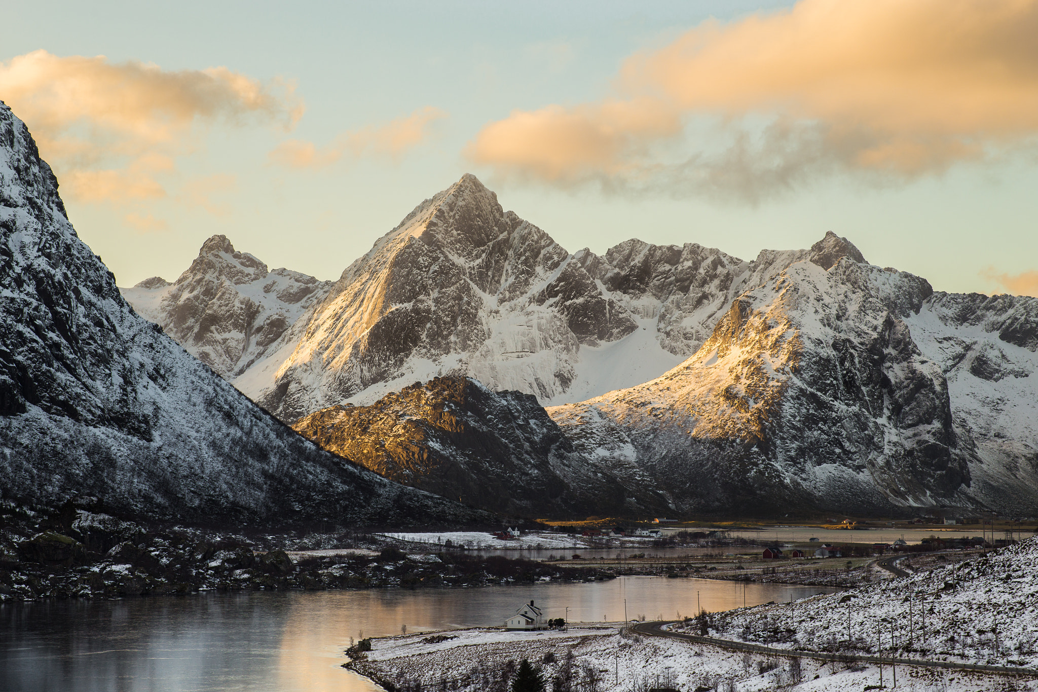 Canon EF 100-200mm f/4.5A sample photo. Sunset on mountains photography