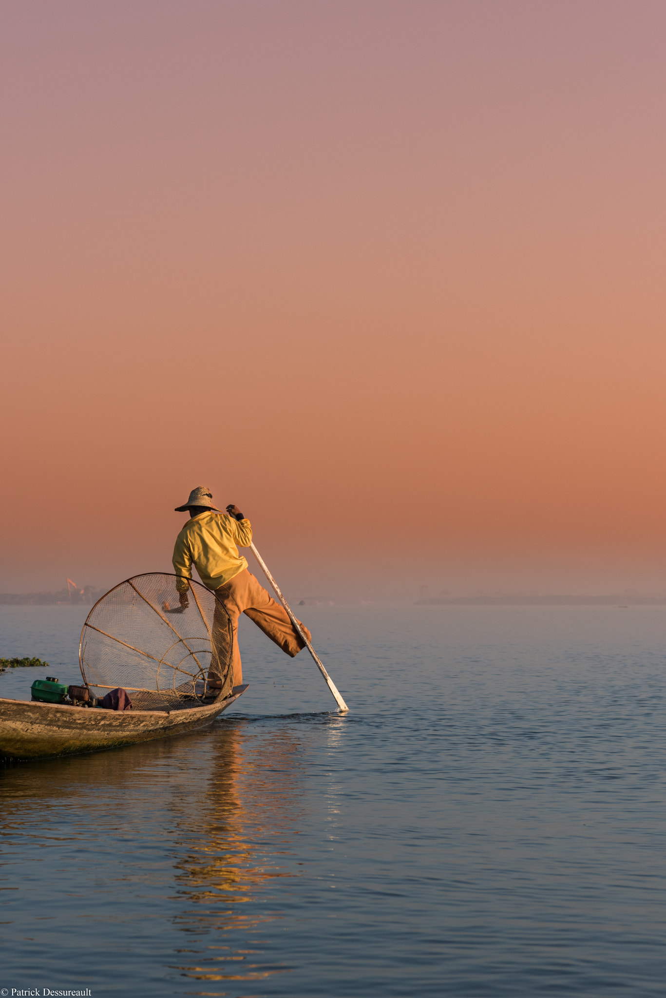 Nikon D810 + Nikon AF-S Nikkor 85mm F1.8G sample photo. Intha on the inle lake myanmar photography