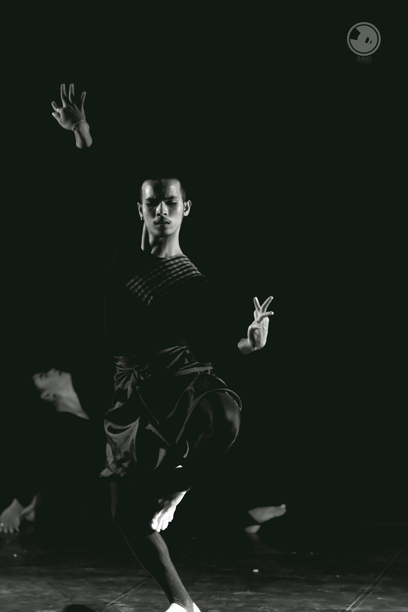 Sigma 70-200mm F2.8 EX DG OS HSM sample photo. Sophea's choreography "kdey sromai dance" photography