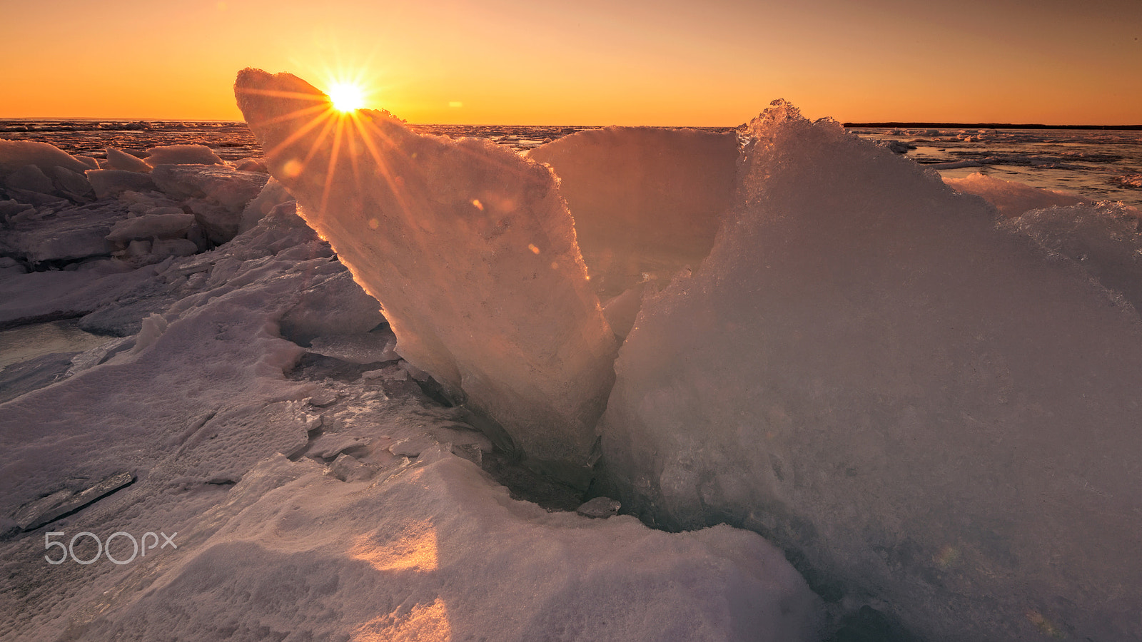 Nikon AF-S Nikkor 16-35mm F4G ED VR sample photo. Glowing ice photography