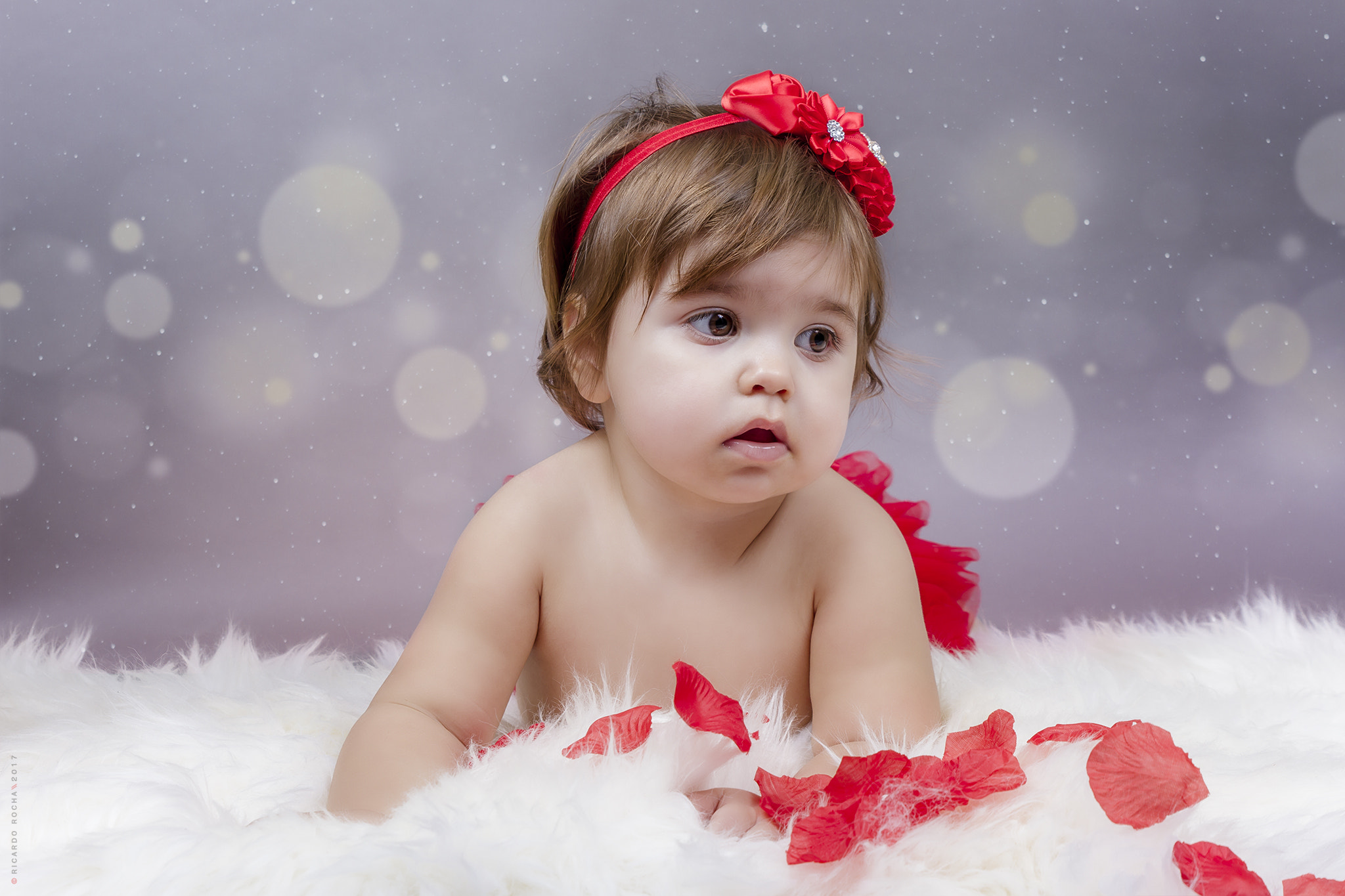 Canon EOS 7D + Sigma 24-70mm F2.8 EX DG Macro sample photo. Bokeh baby photography