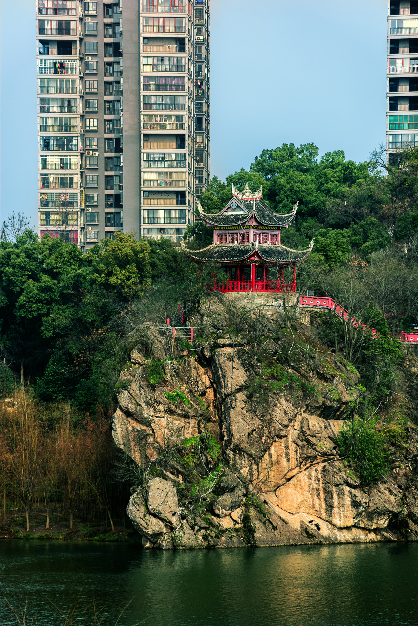 Nikon AF-Nikkor 80-200mm F2.8D ED sample photo. /shuangqing park photography