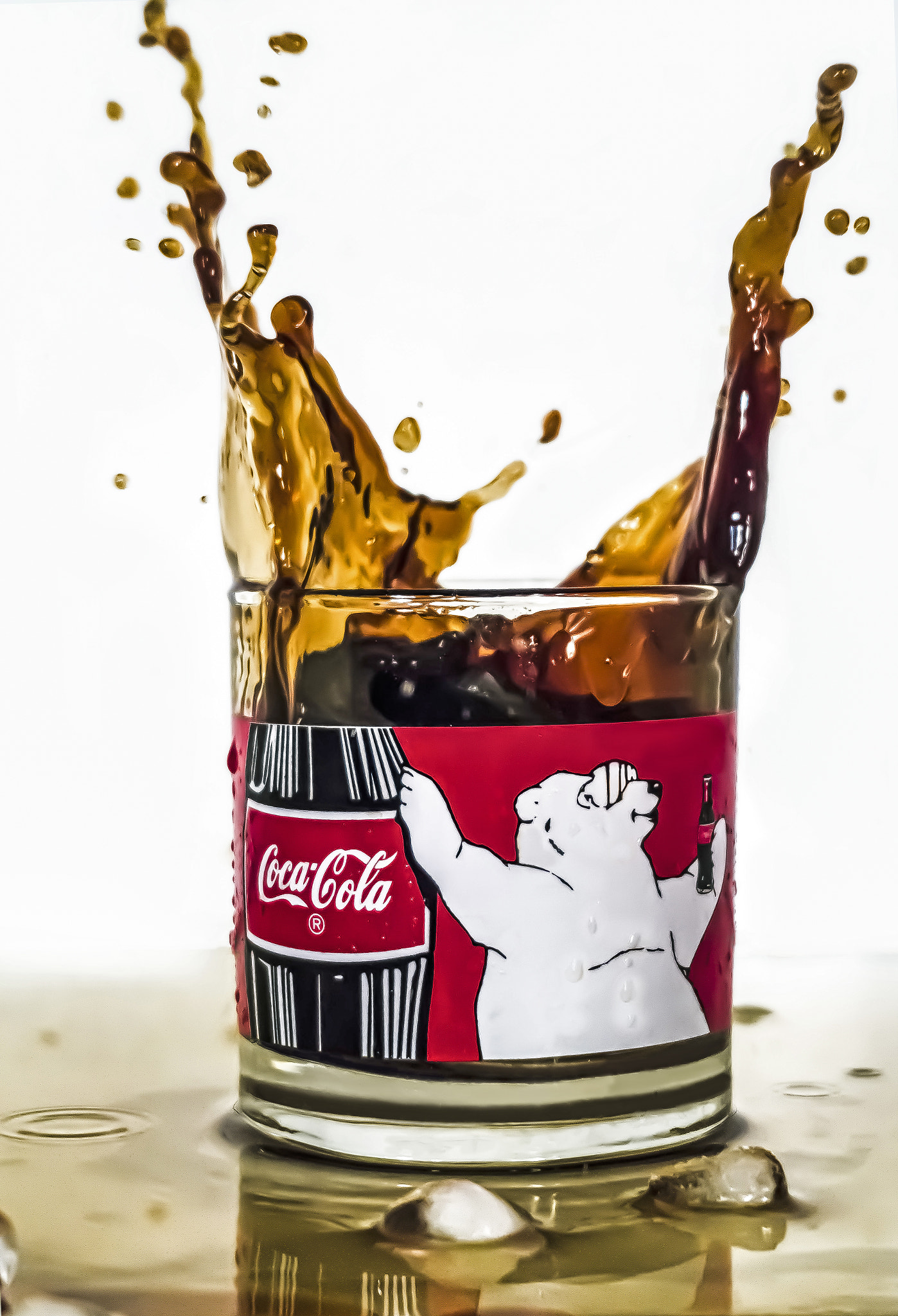 E 18-50mm F4-5.6 sample photo. Traditional splash photography. photography