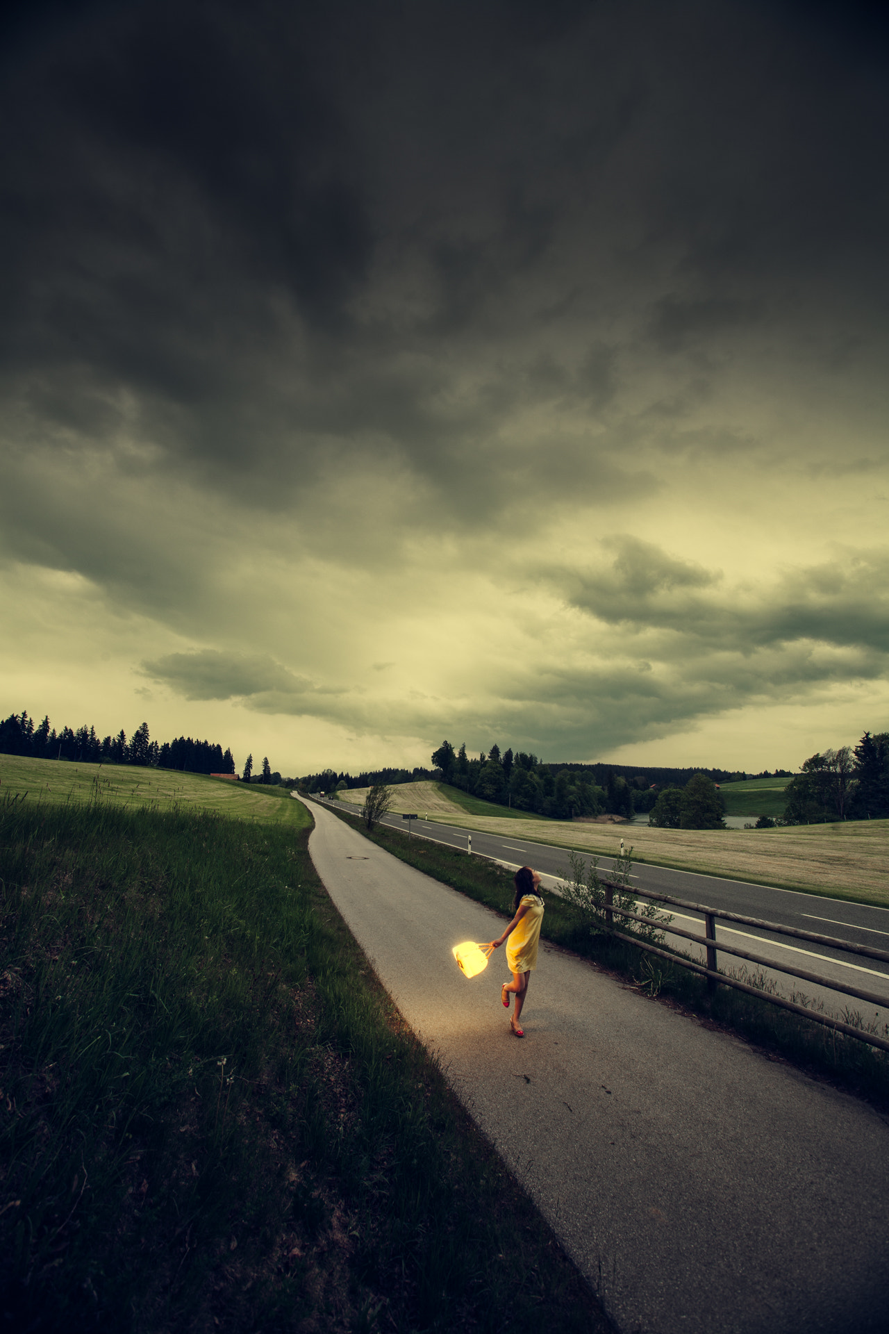 Canon EF 16-35mm F2.8L USM sample photo. Running girl photography