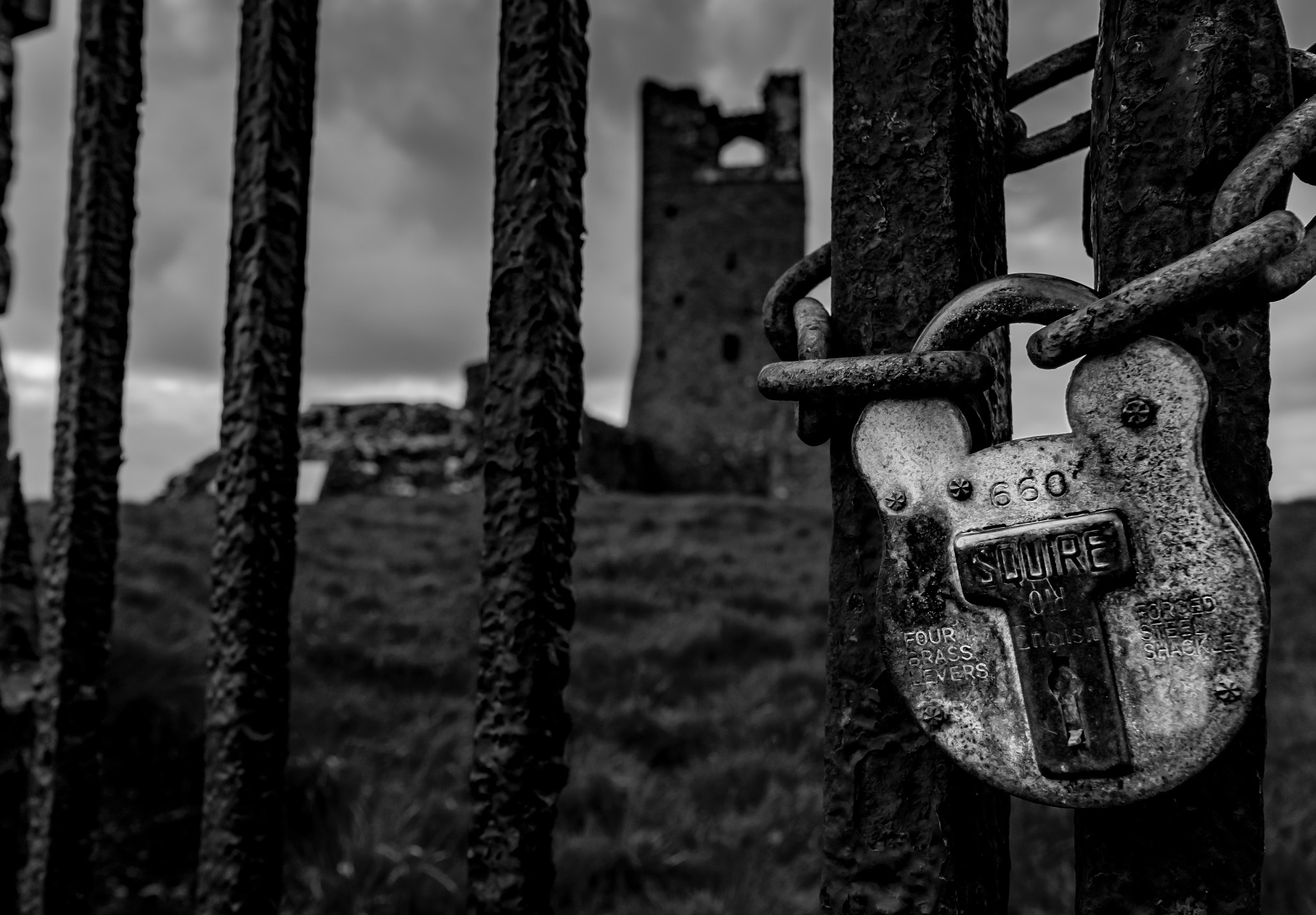 Nikon D5300 + Sigma 10-20mm F3.5 EX DC HSM sample photo. Castle behind bars photography