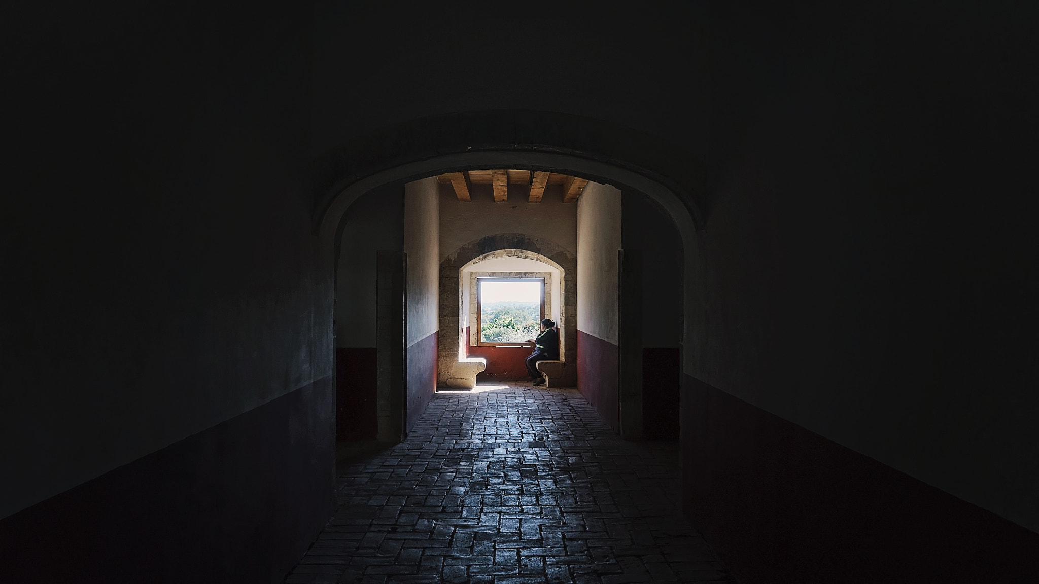 Sony a7S + Sony Vario Tessar T* FE 24-70mm F4 ZA OSS sample photo. Barely a glance of light photography